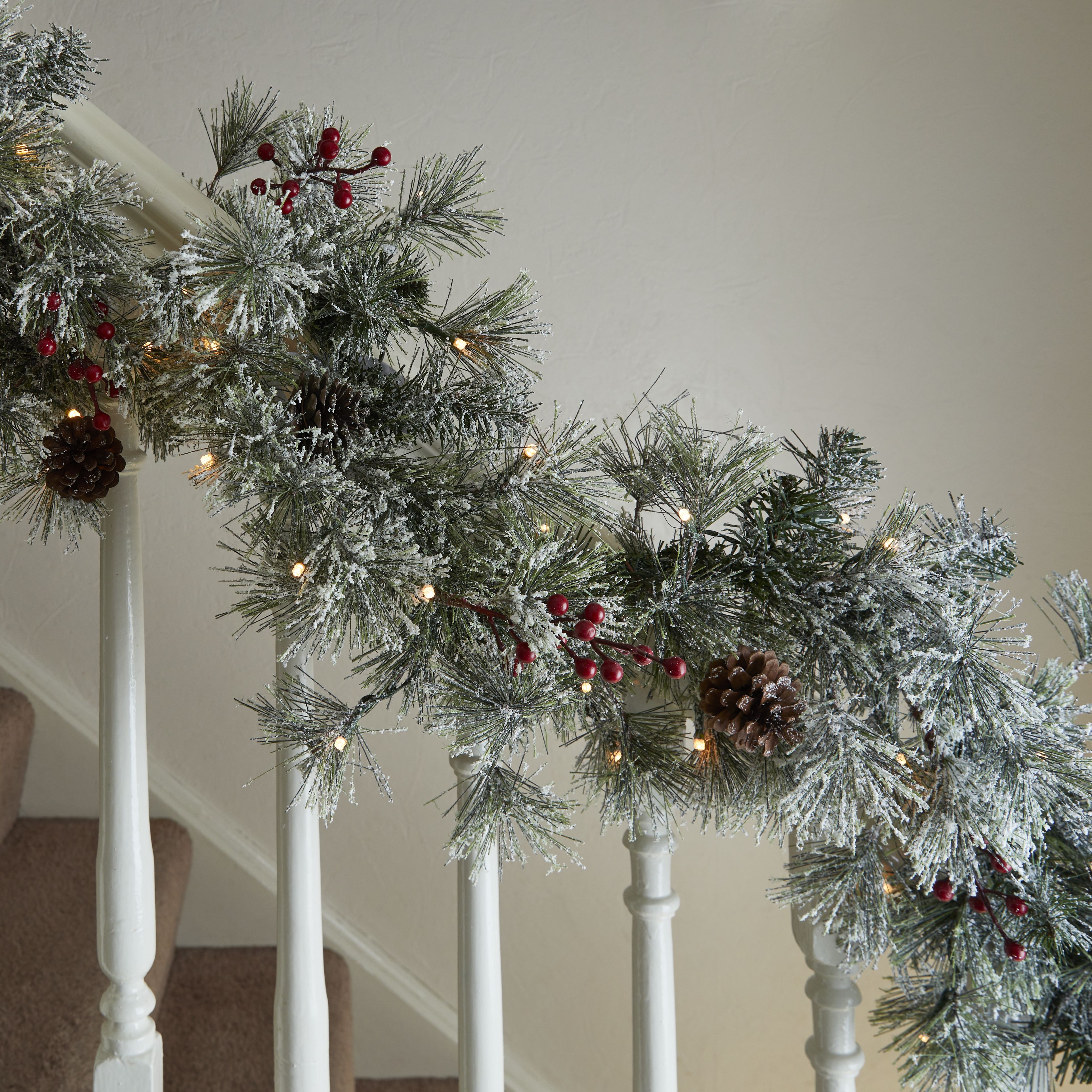 1.83m Forrester Green Battery-powered Garland