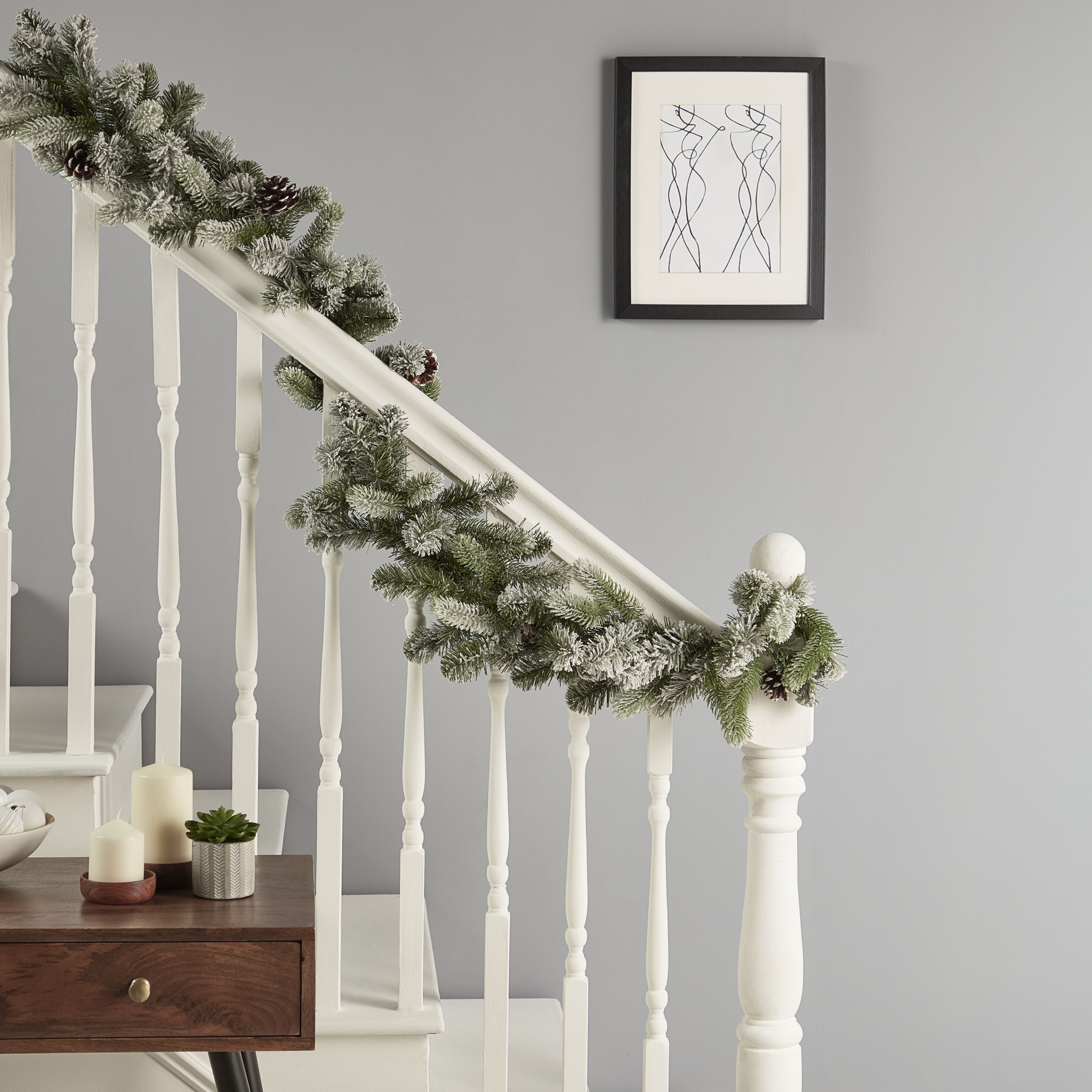 1.83m Frosted Pinecone Green Non-illuminated Garland - 3