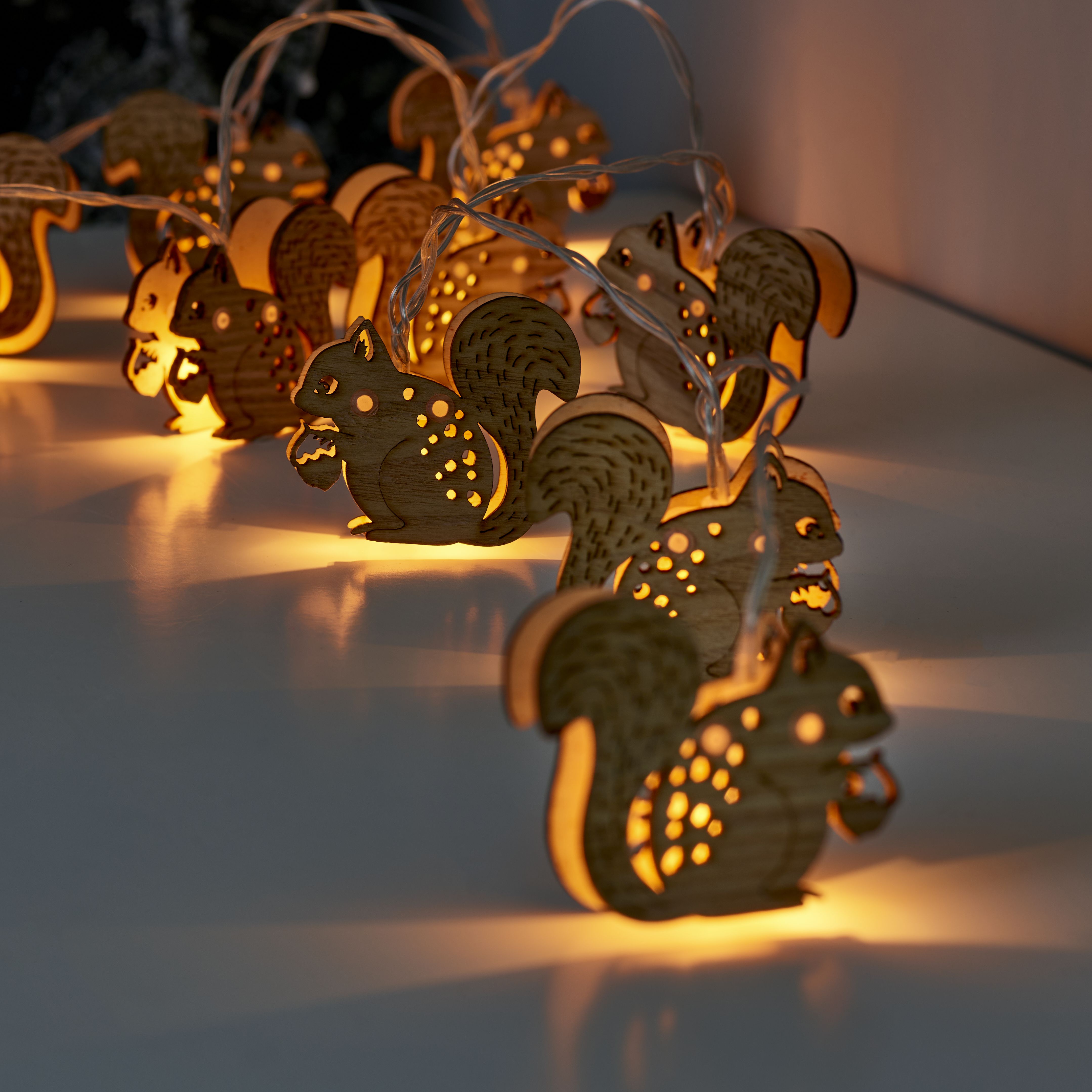 10 Warm white Wooden Squirrel LED With timer function String lights with 1.65m Clear cable - 3