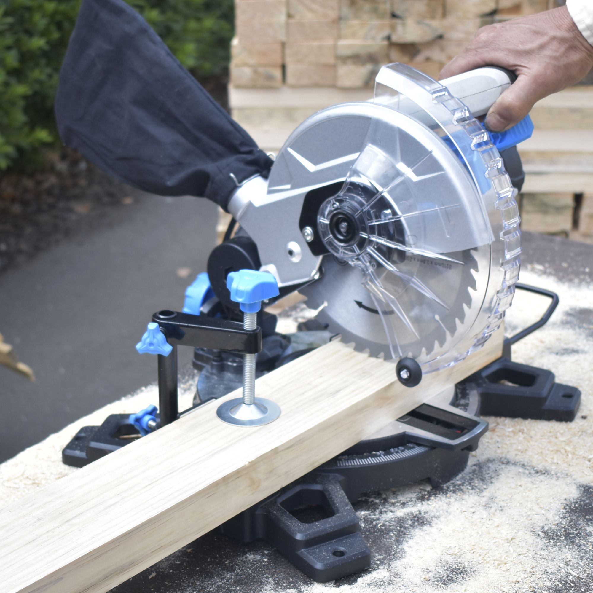 1500W 220 240V 210mm Corded Compound mitre saw MMIS210C B