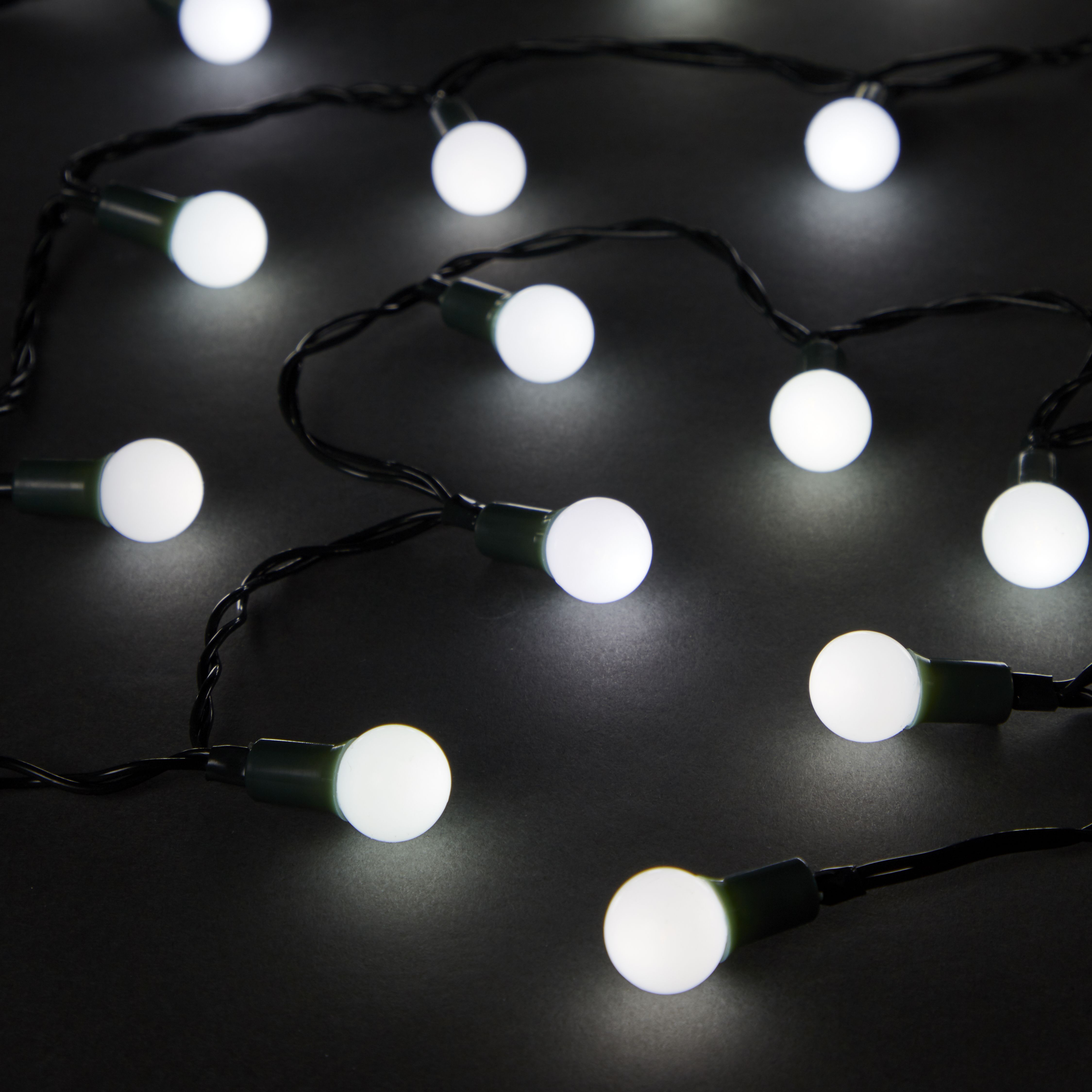 240 Ice white Berry LED String lights with 6m Green cable - 7