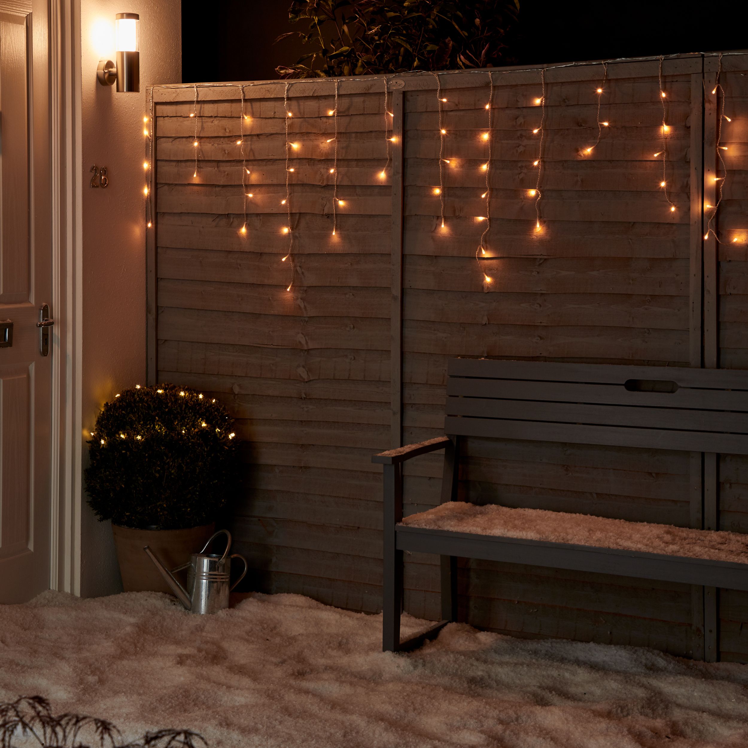 300 Warm white LED Icicle lights with 22m Clear cable - 4
