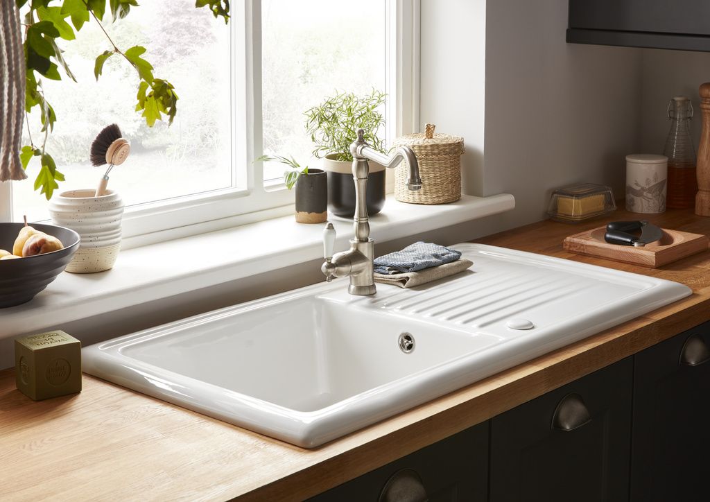 b and q kitchen sink and tap sets