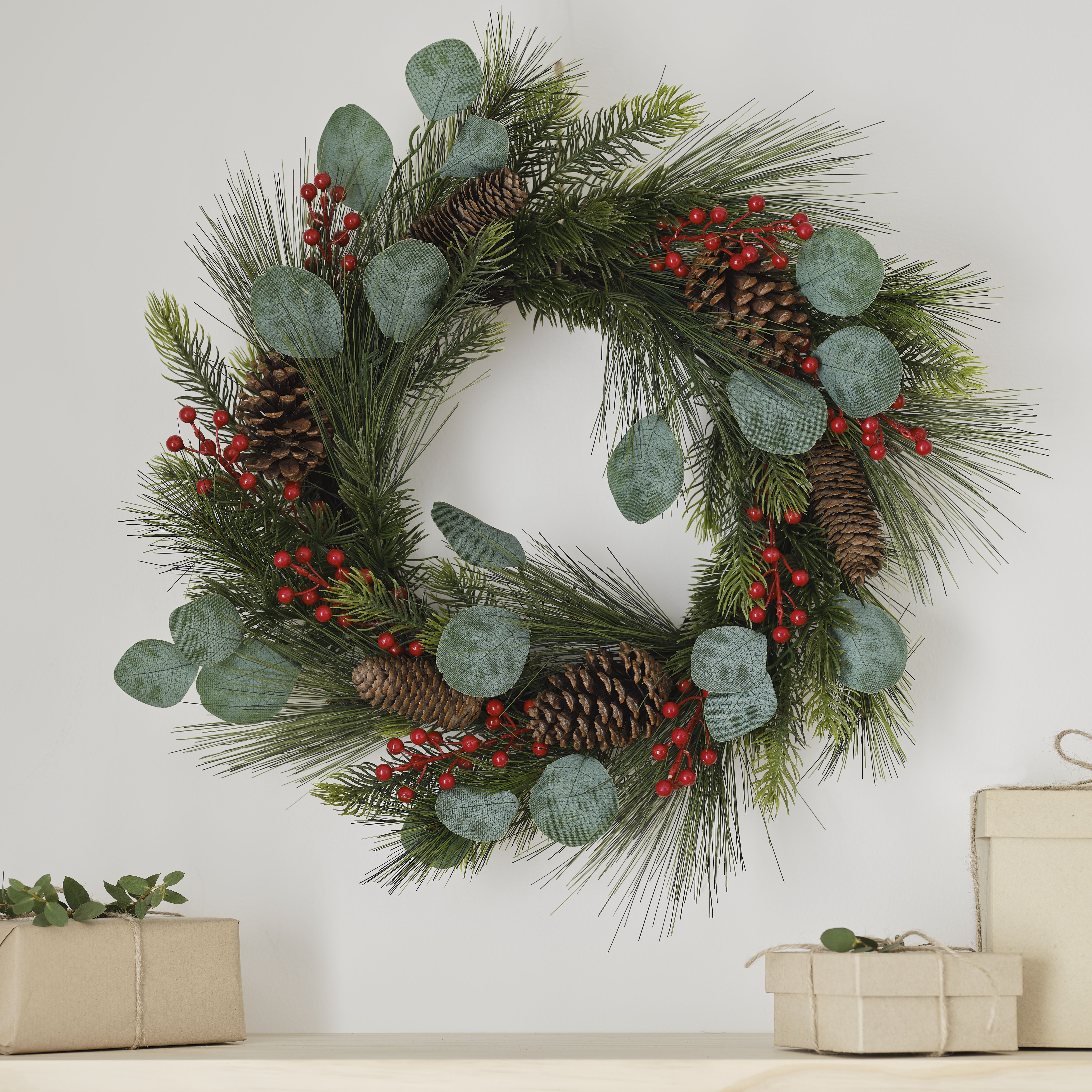 40cm Green Red berries & Pinecones Non-illuminated Wreath - 5