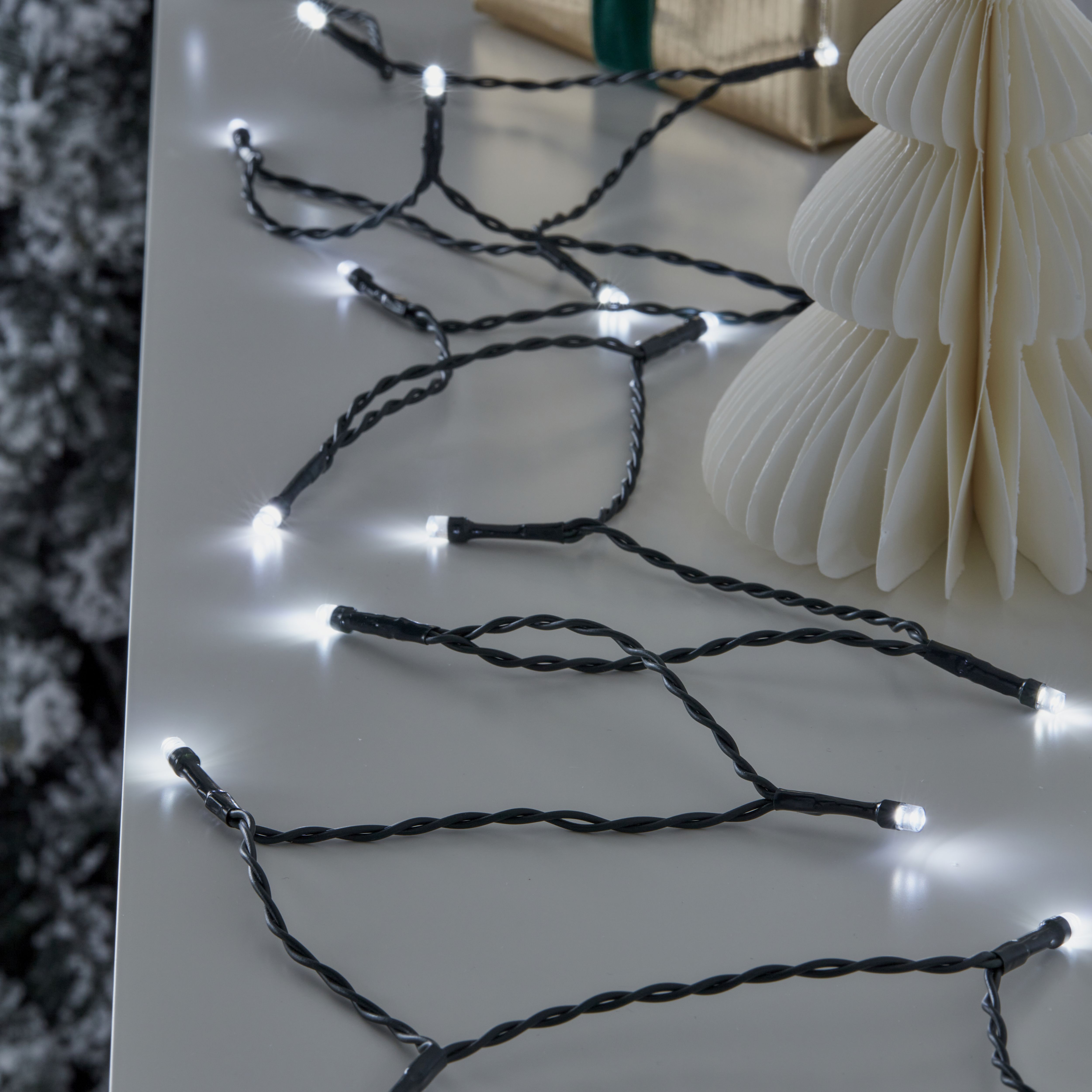 50 Ice white LED With timer function String lights with 0.3m Green cable
