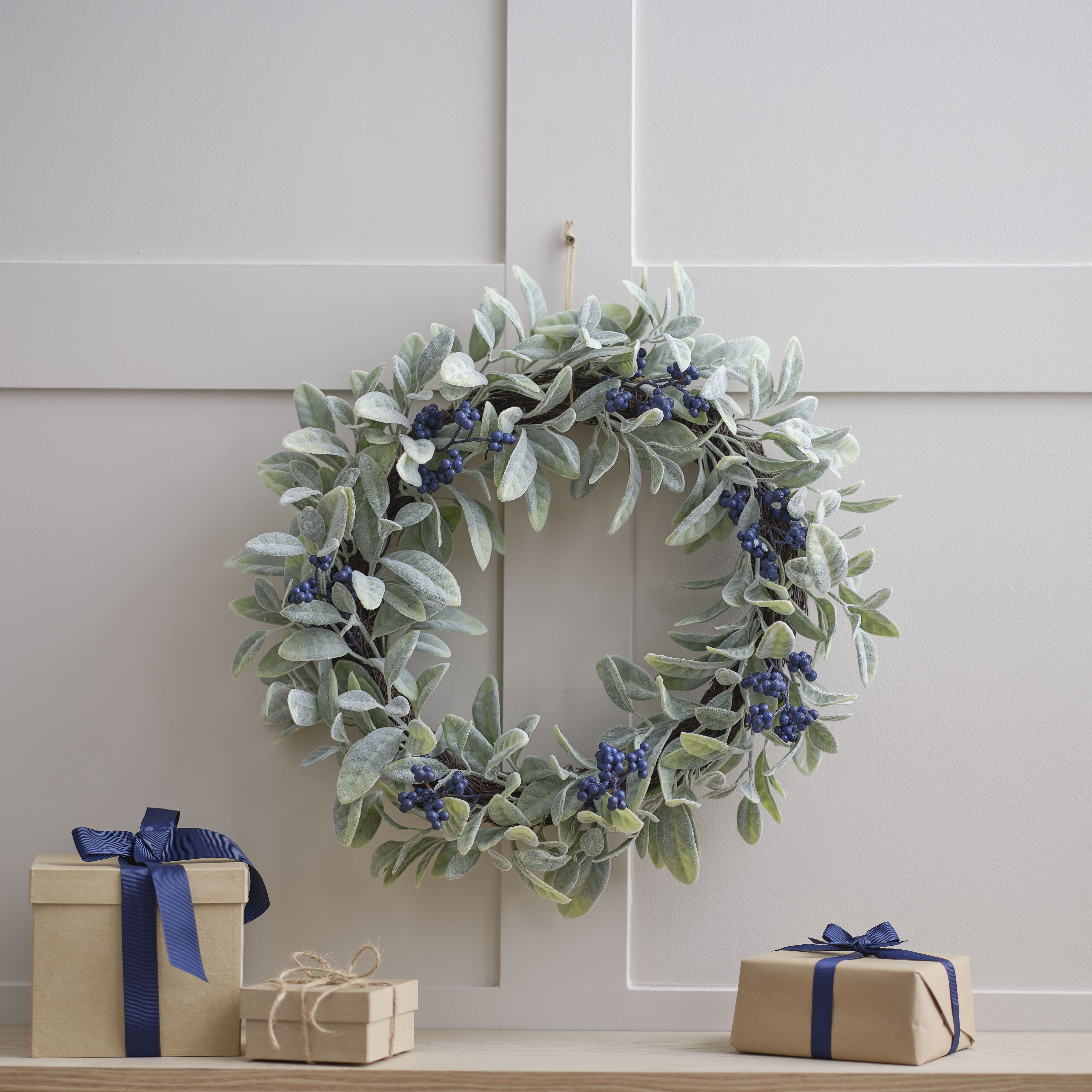 50cm Green Blueberries & leaves Non-illuminated Christmas wreath