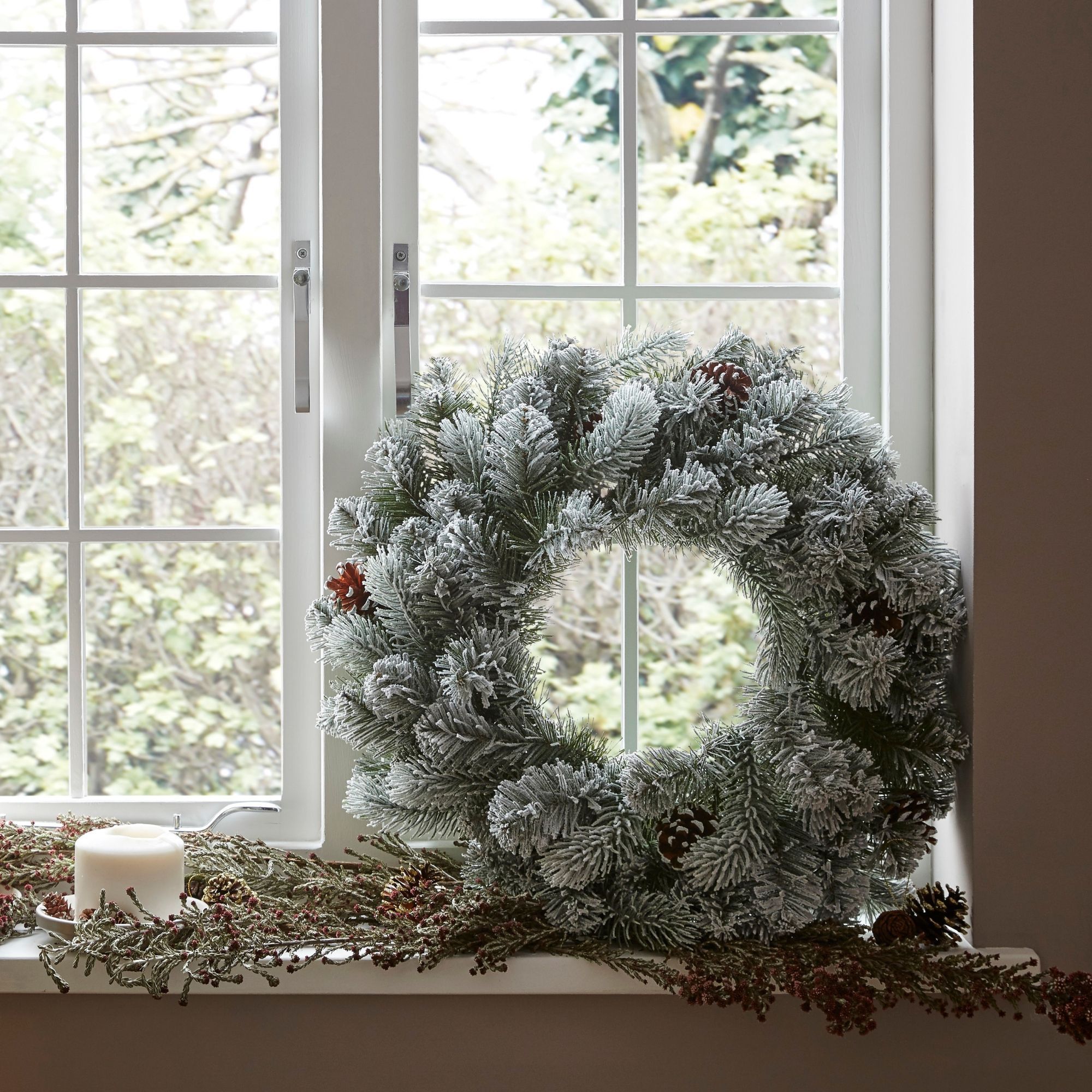 50cm Green Frosted Pinecone Non-illuminated Wreath - 10