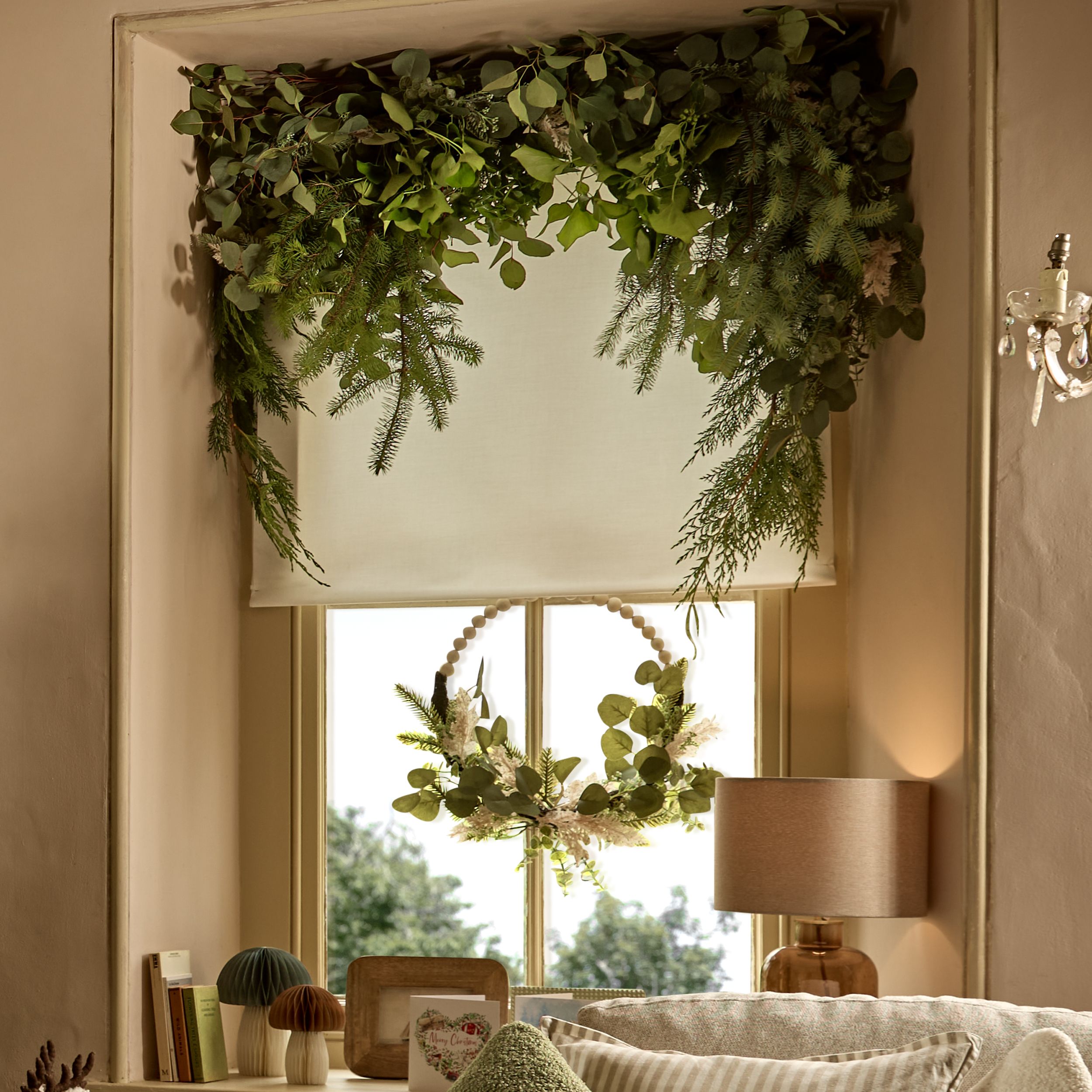 50cm Natural Christmas wreath with Beads - Green