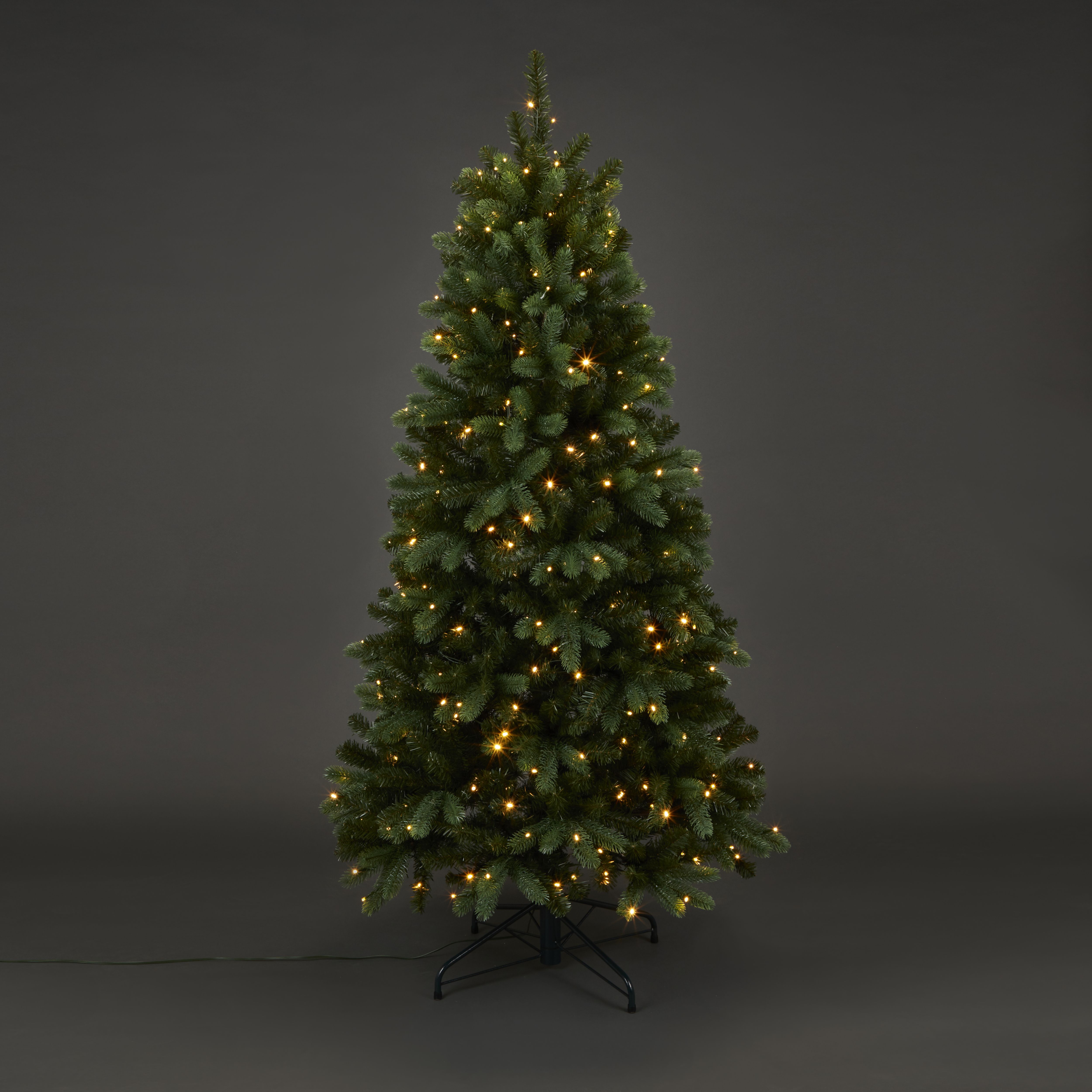 6ft Full Smart Natural looking Pre-lit Artificial Christmas tree
