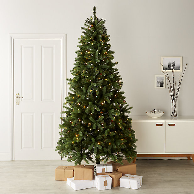 7 6ft Smart Natural Looking Artificial Christmas Tree Diy At B Q
