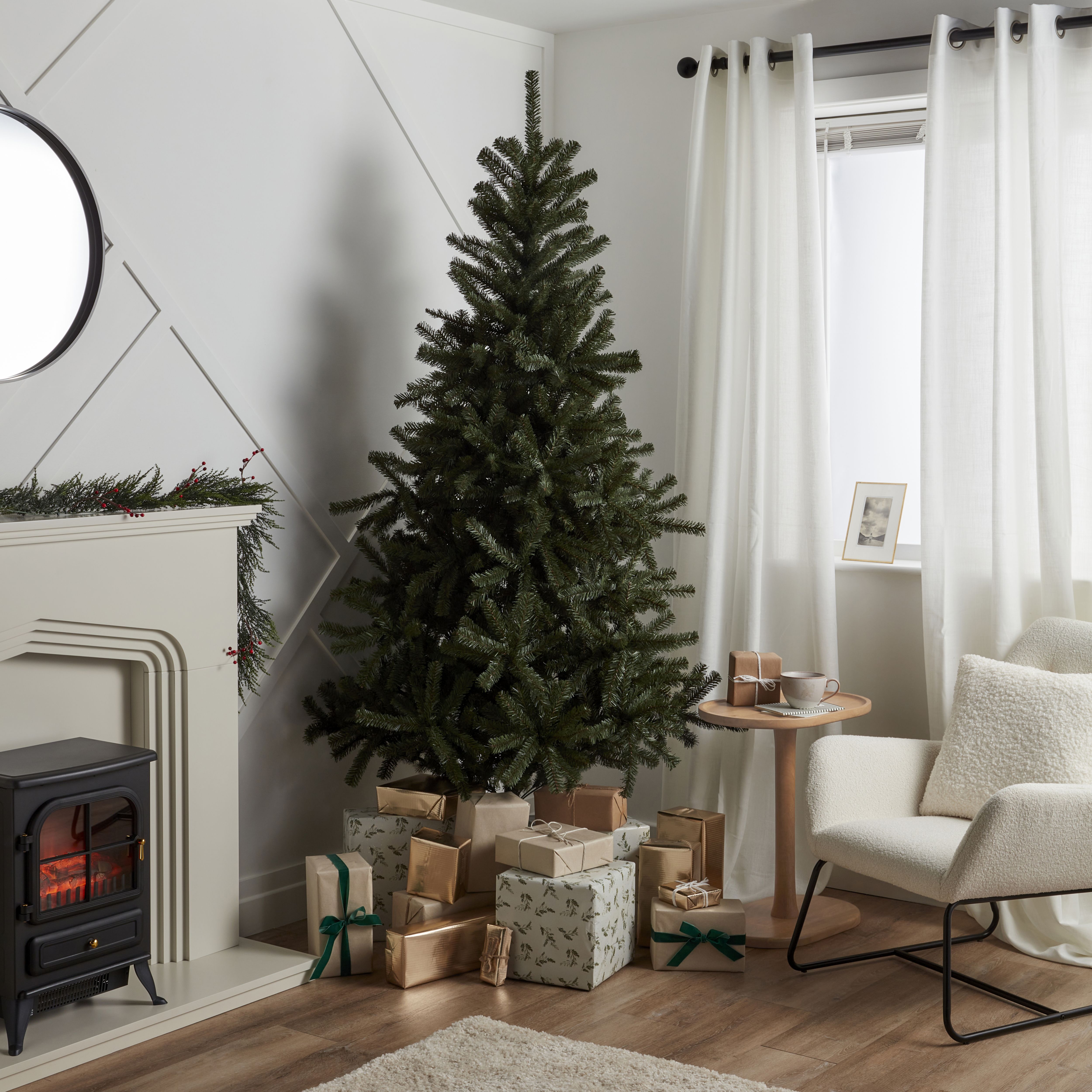 7ft Wintergreen Wrapped Full Artificial Christmas tree - Green