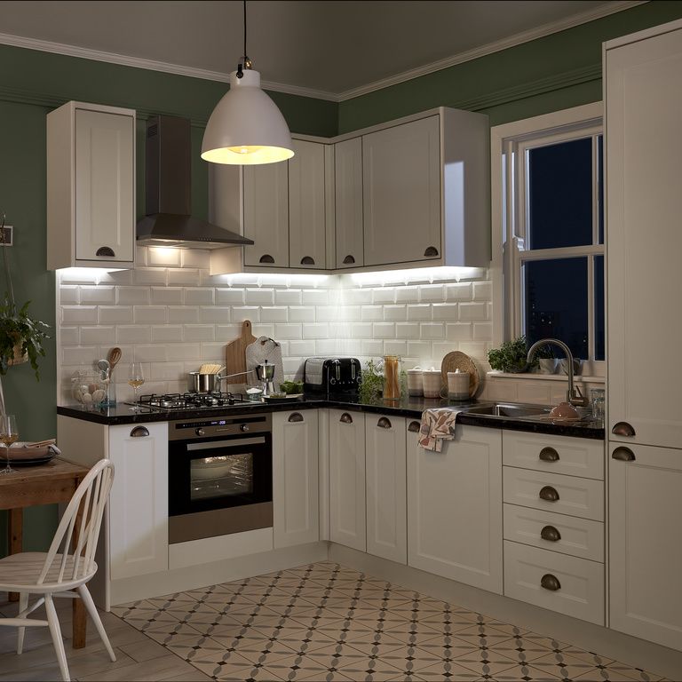 Kitchen lighting buying guide | Ideas & Advice | DIY at B&Q