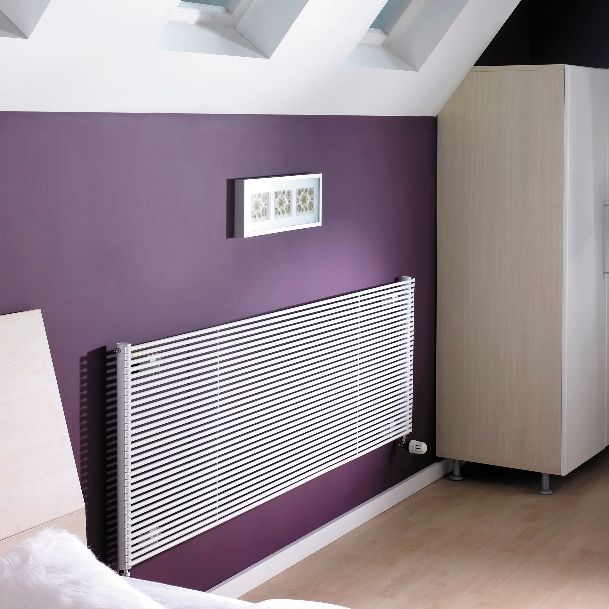 Acova Striane White Horizontal Designer Radiator, (W)900mm x (H)608mm