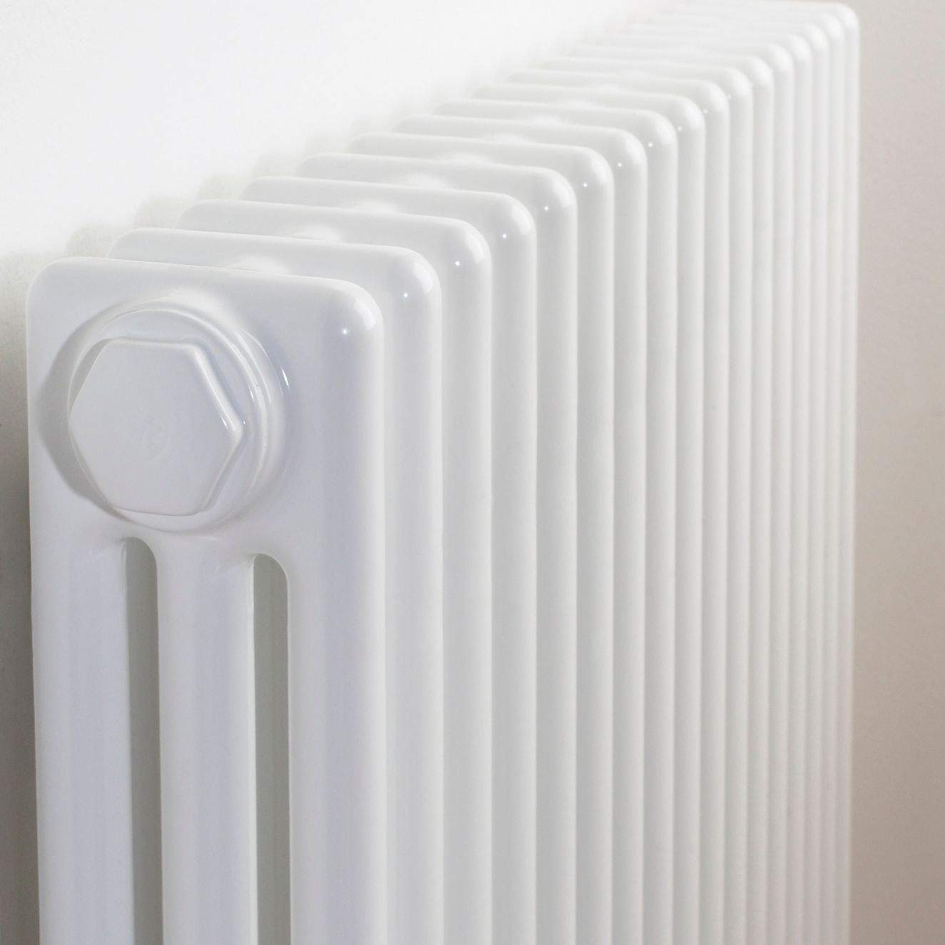 Acova White 3 Column Radiator, (W)1226mm x (H)600mm