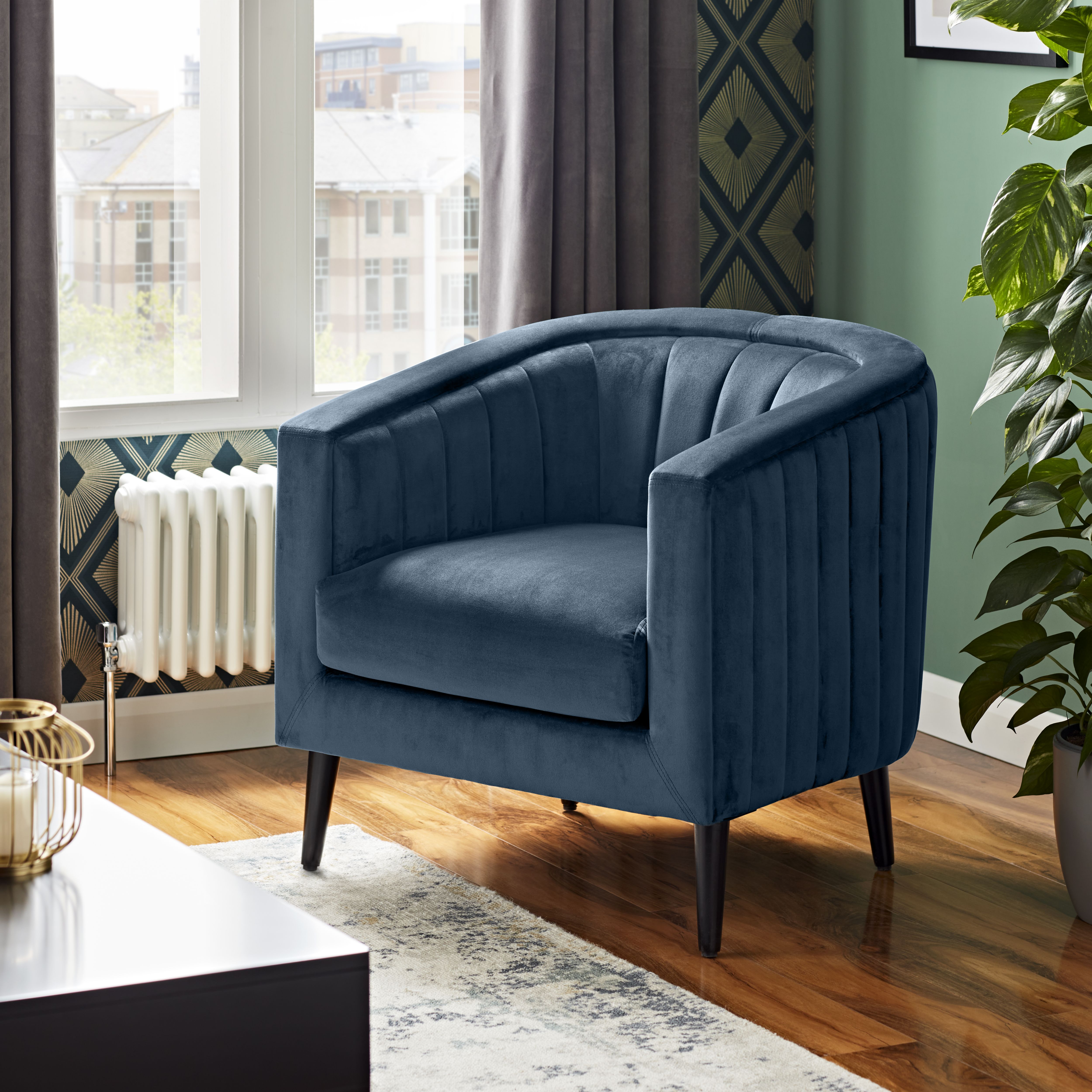 B&q blue velvet chair discount