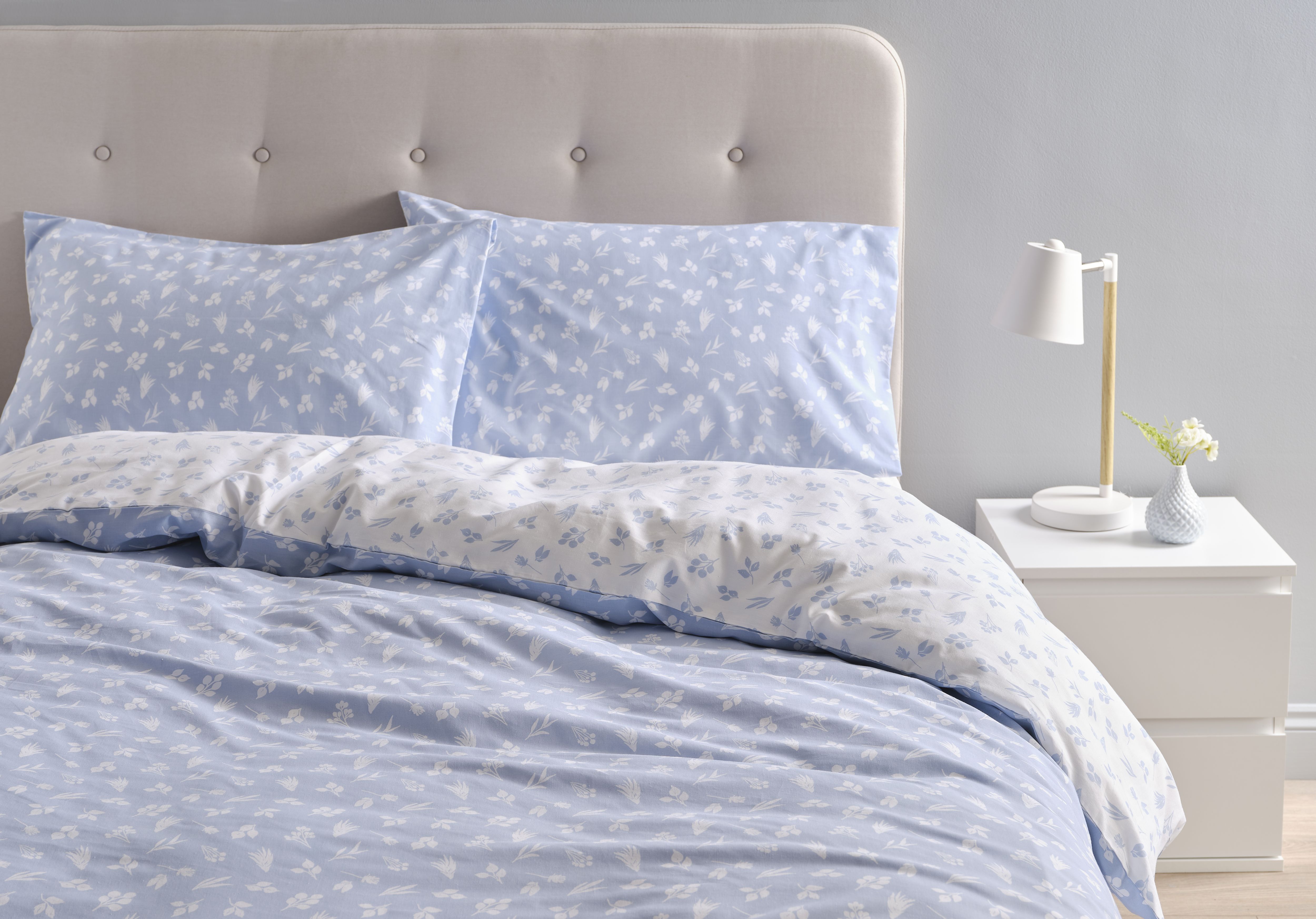 Alyssa Floral Blue & white Double Duvet cover & pillow case set