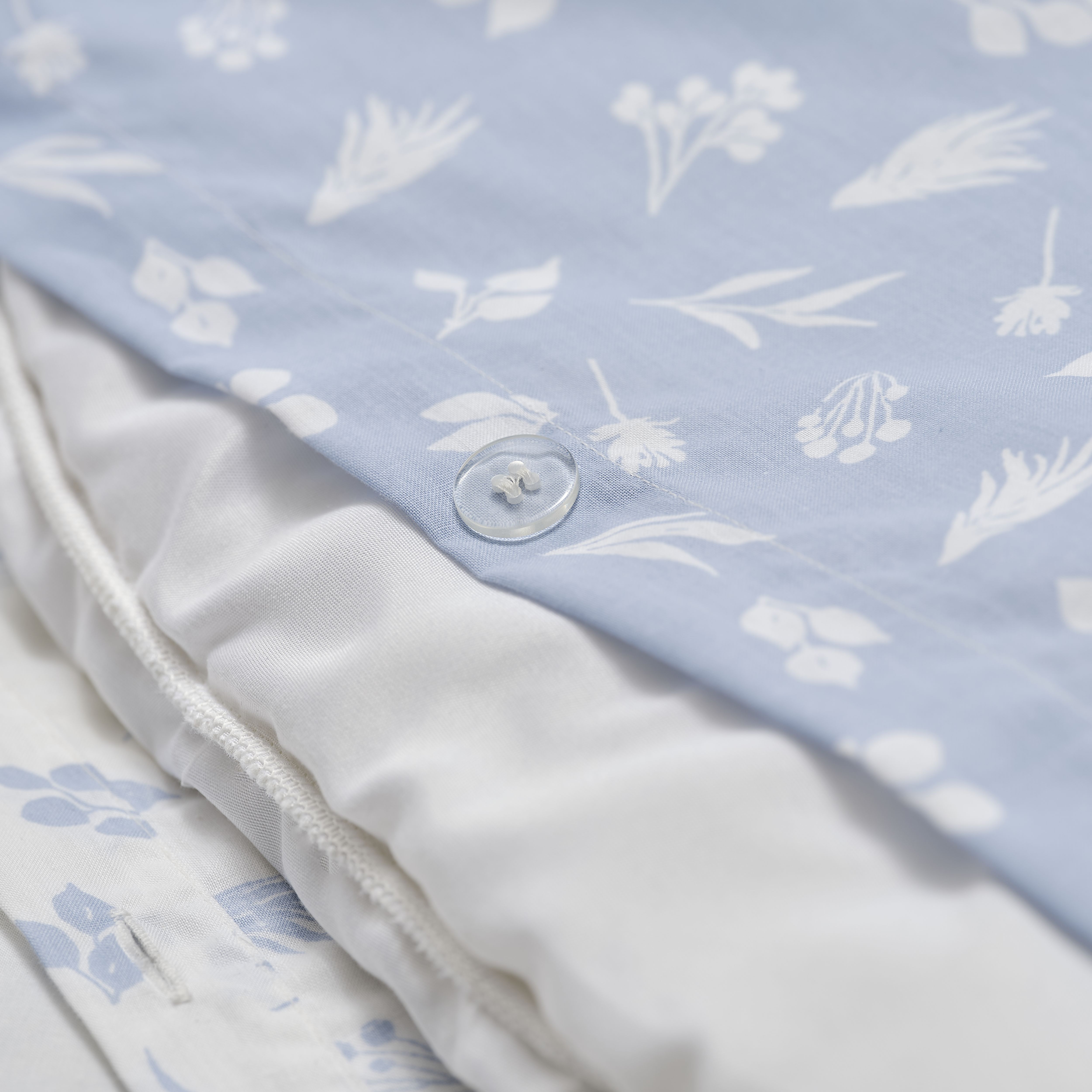 Alyssa Floral Blue & white Double Duvet cover & pillow case set