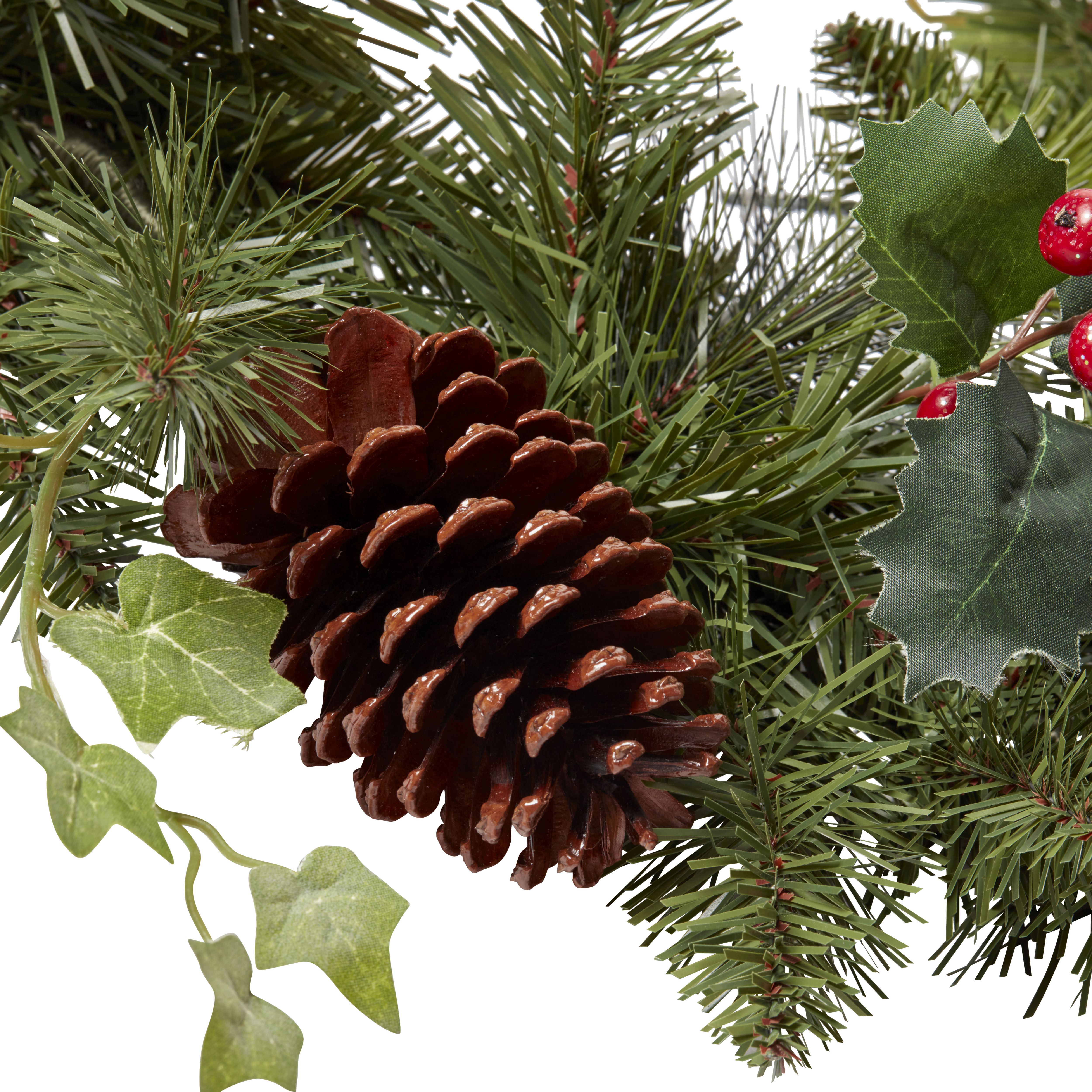 Amden Pinecone & Berry Green Garland