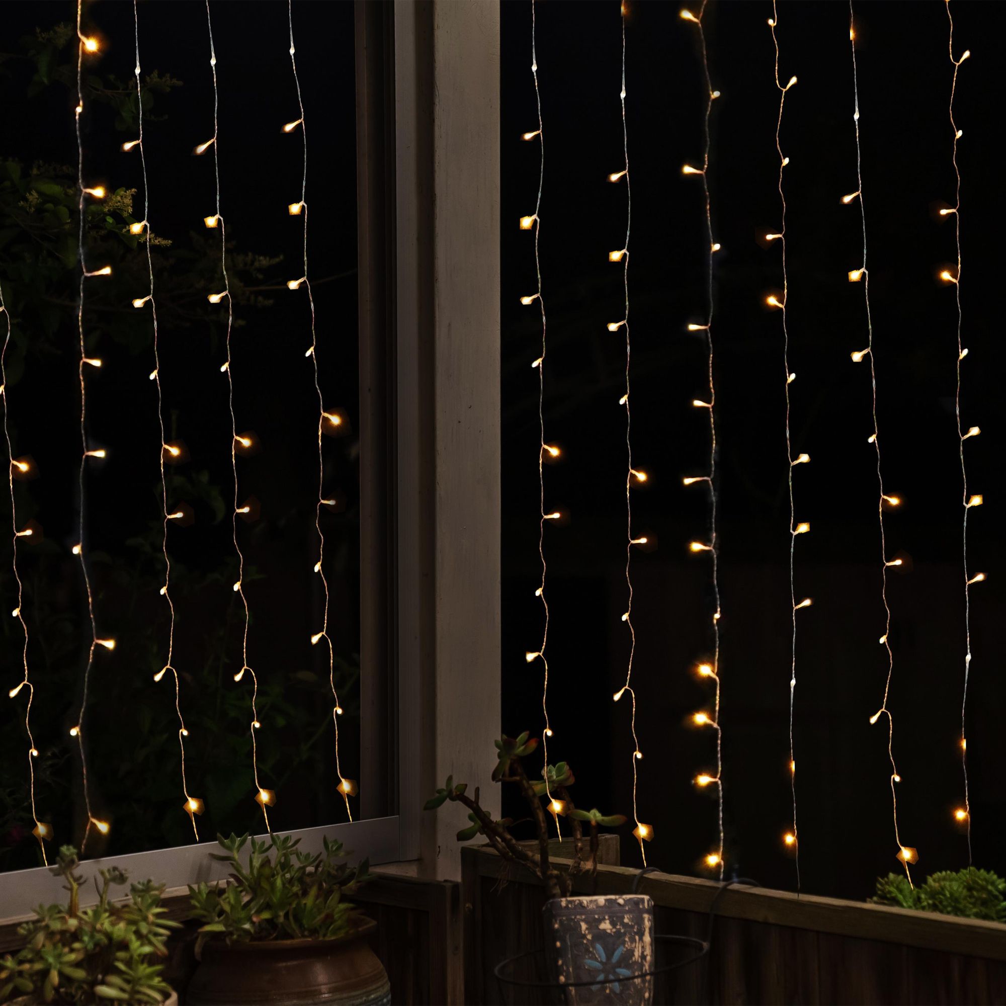 Appam Solar-powered Warm white 300 Integrated LED Outdoor String lights, (L) 6150mm