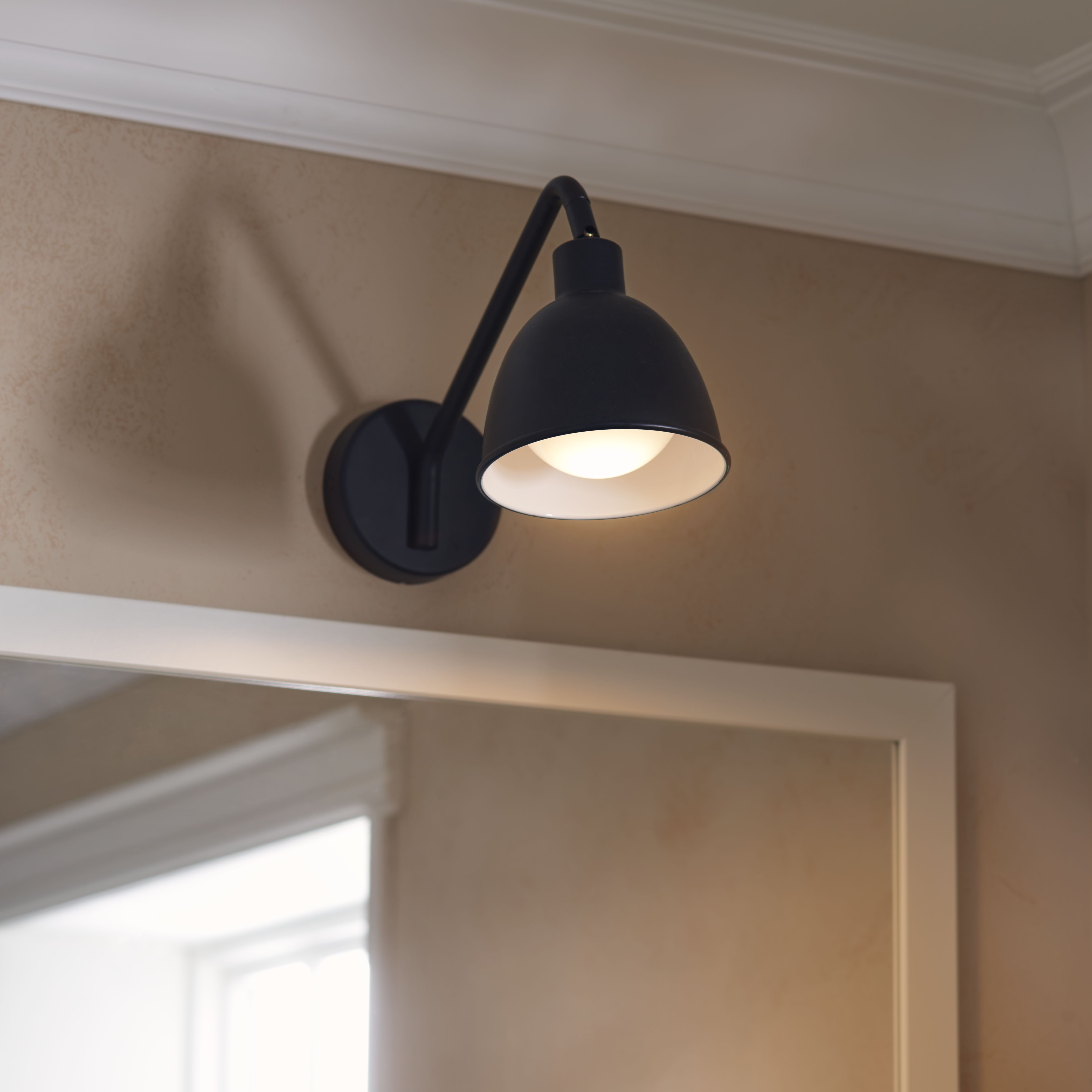 Aquadry Oria Black Matt Single-spray pattern Fixed Shower head, 250mm