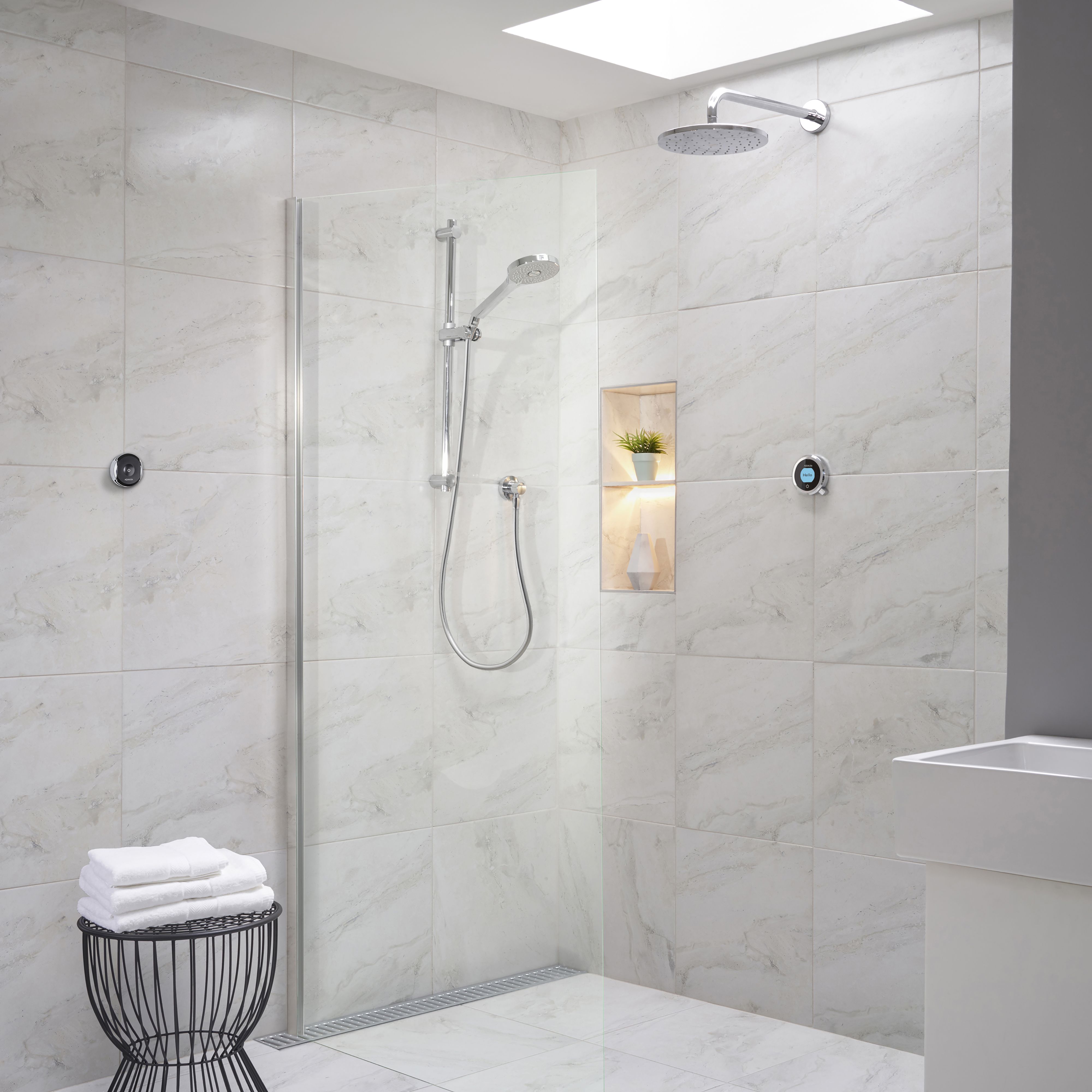 Aqualisa Optic Q Concealed valve Gravity-pumped Wall fed Smart Digital mixer 3-spray pattern Shower Fixed head