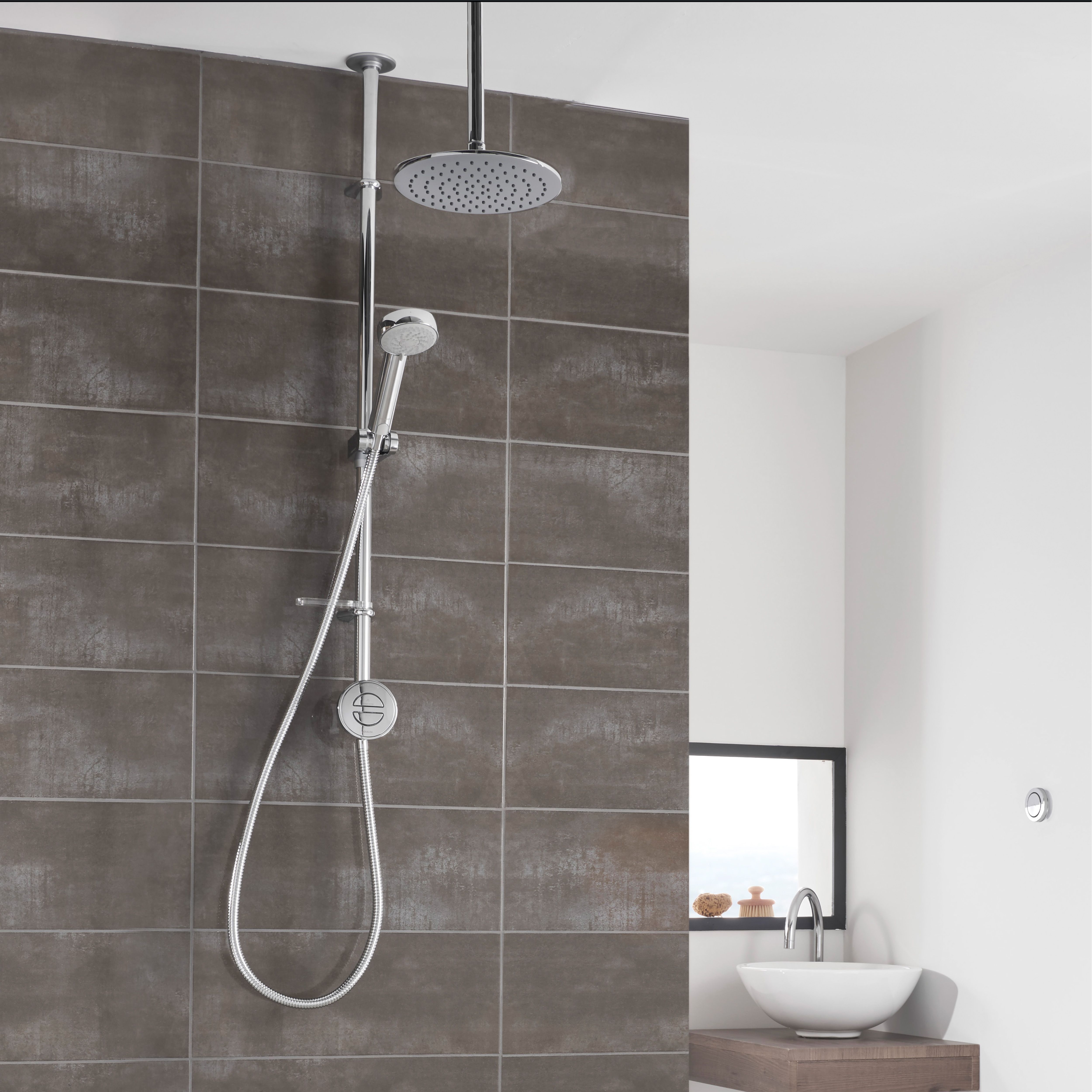 Aqualisa Smart Link Exposed valve Gravity-pumped Ceiling fed Fixed head Smart Digital 4-spray pattern Shower Adjustable & Fixed Shower head