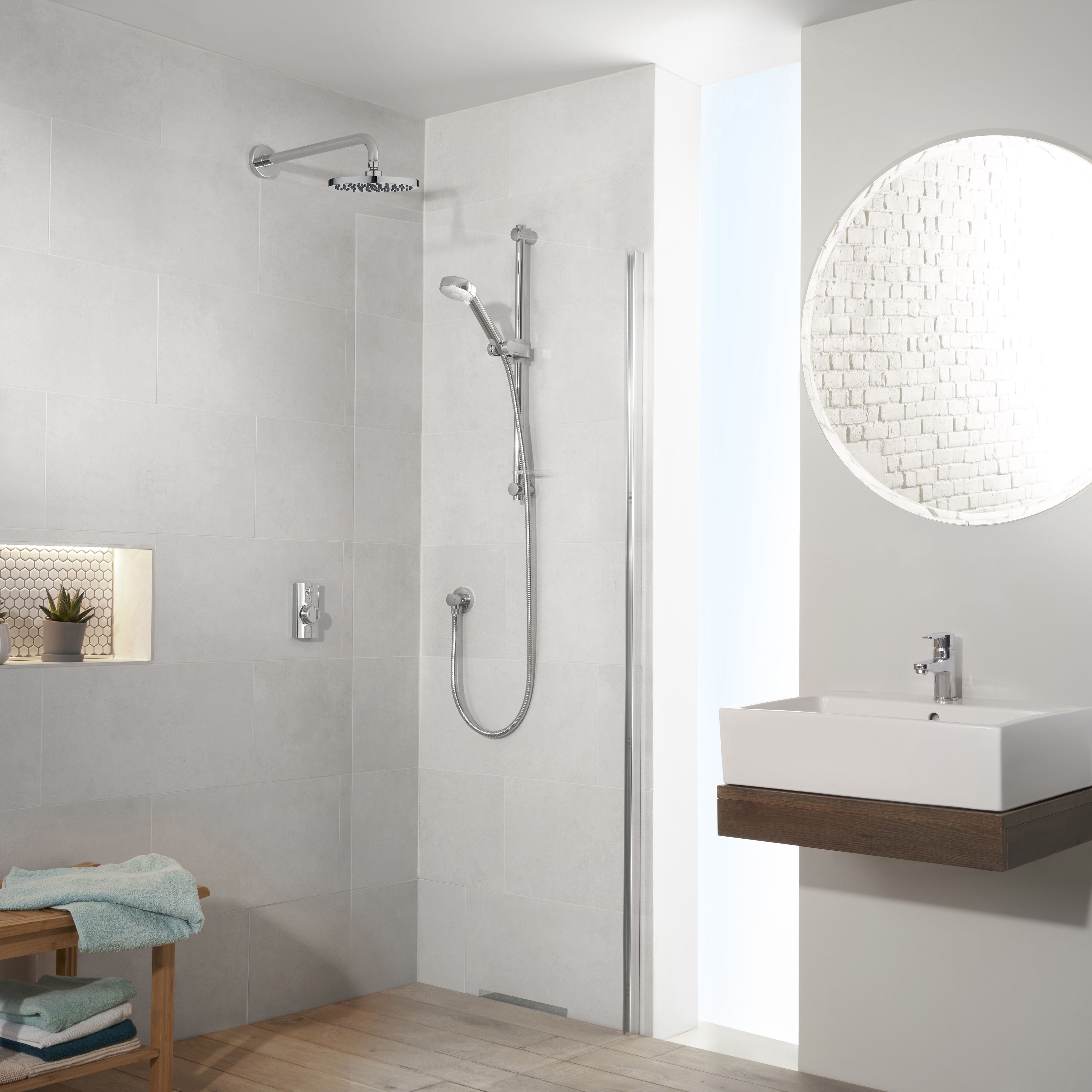 Aqualisa Visage Q Concealed valve HP/Combi Wall fed Smart Digital 4 ...