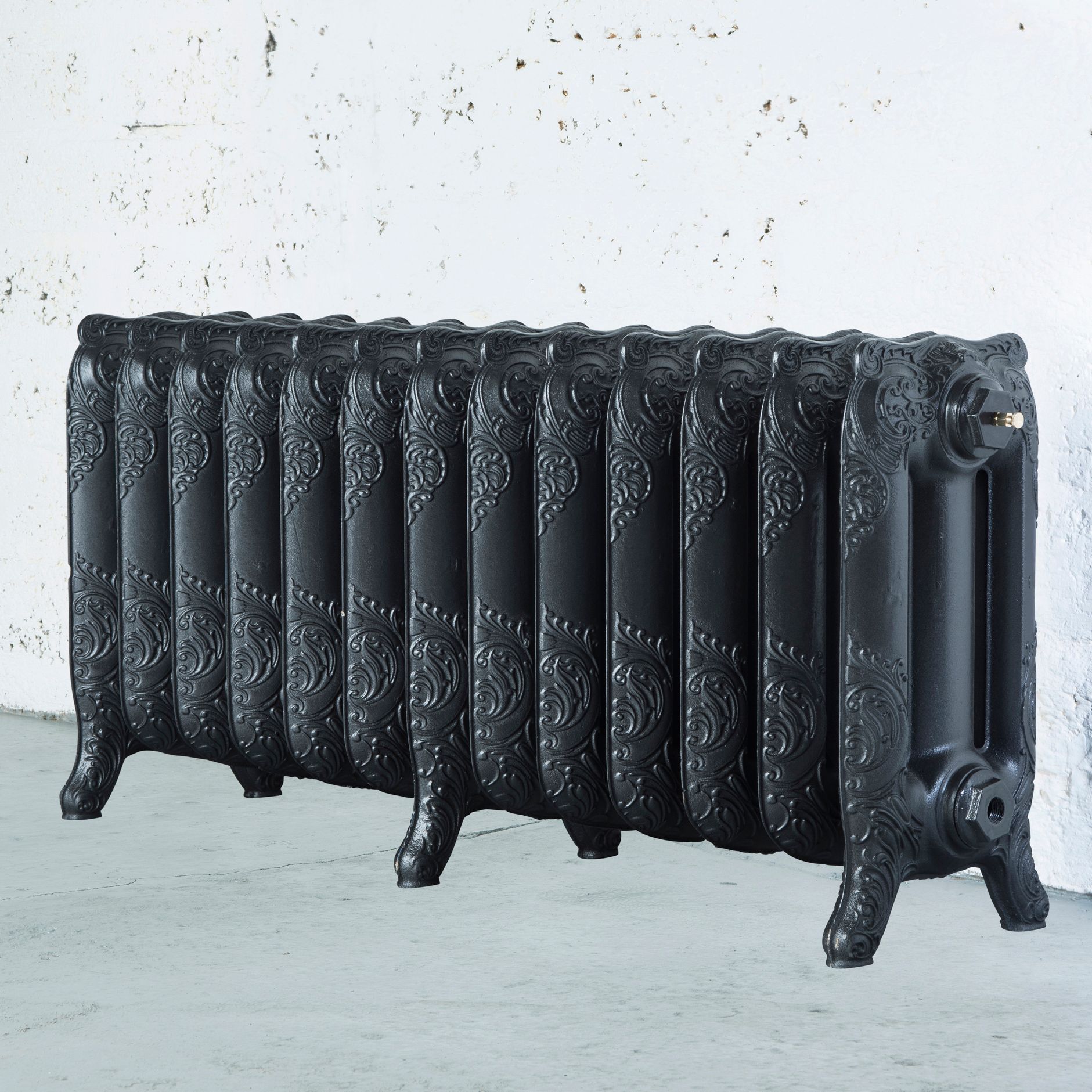 Arroll Montmartre Anthracite 3 Column Radiator, (W)1074mm x (H)470mm