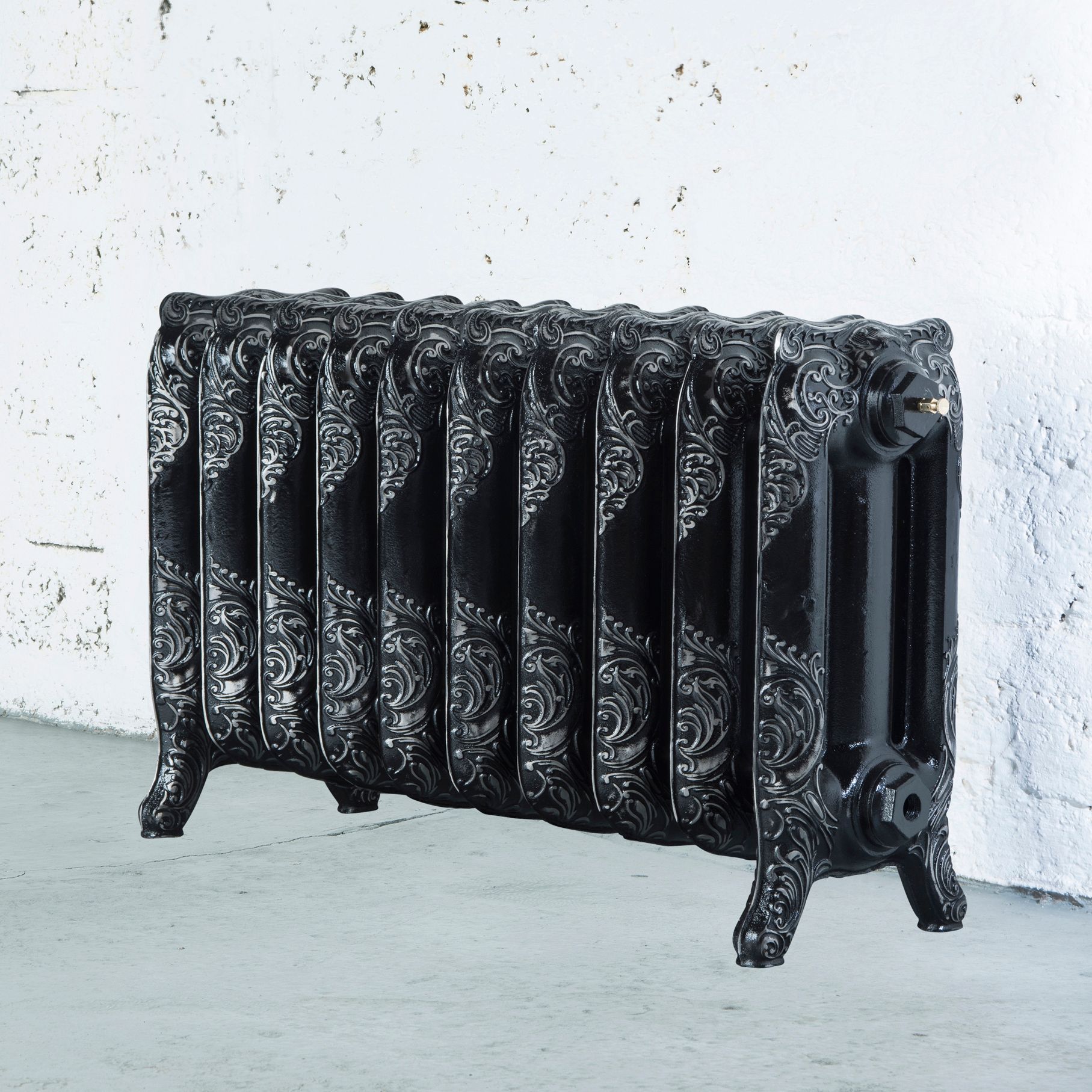 Arroll Montmartre Black & silver 3 Column Radiator, (W)834mm x (H)470mm