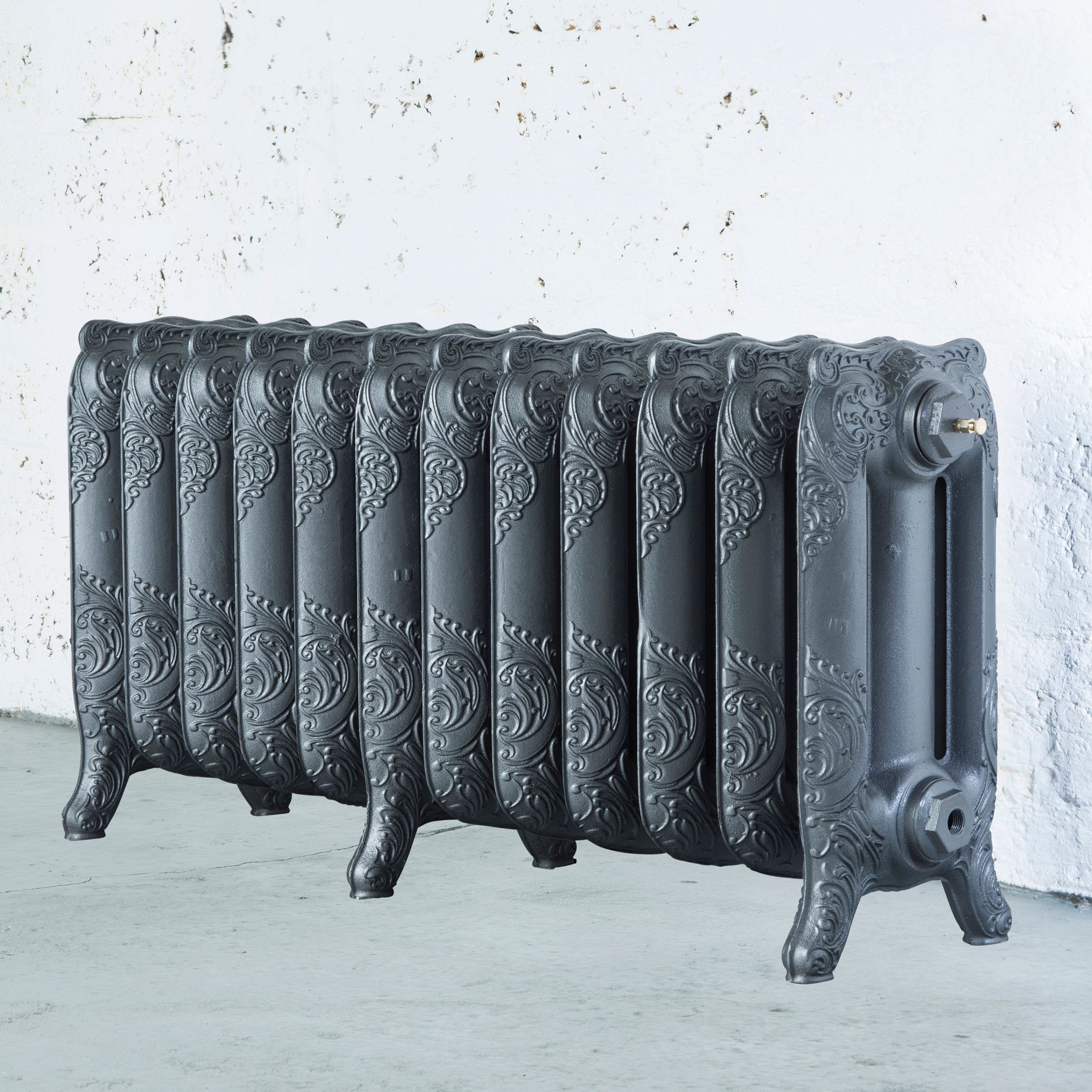Arroll Montmartre Cast grey 3 Column Radiator, (W)994mm x (H)470mm