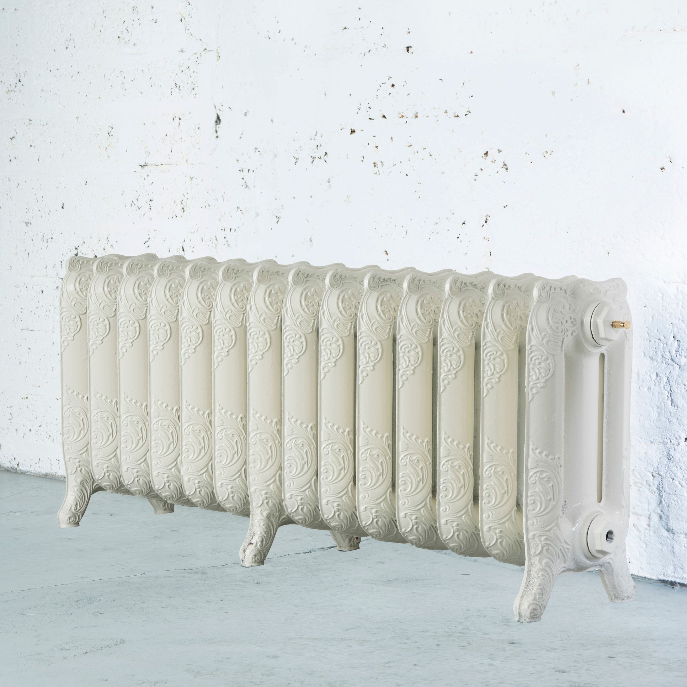 Arroll Montmartre Cream 3 Column Radiator, (W)1154mm x (H)470mm