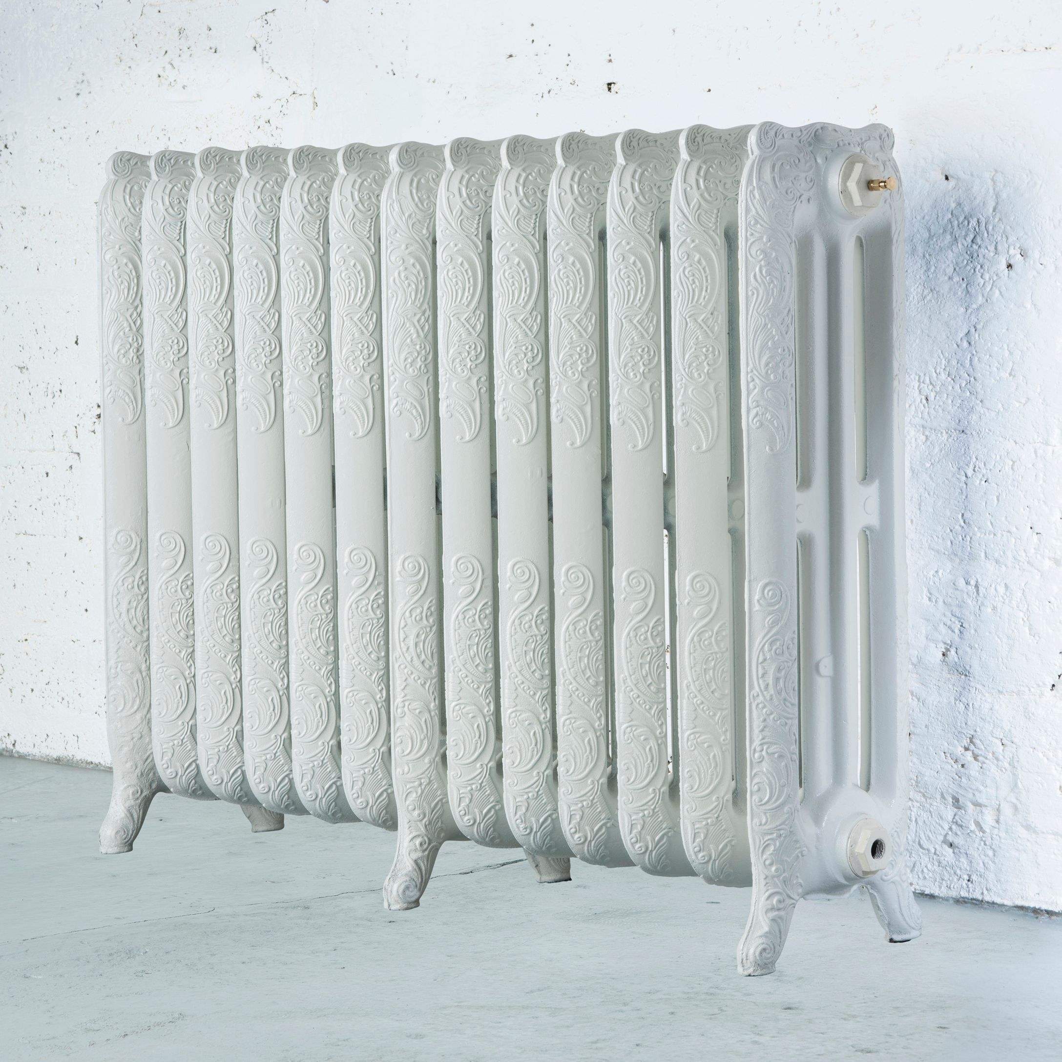 Arroll Montmartre White 3 Column Radiator, (W)1074mm x (H)760mm