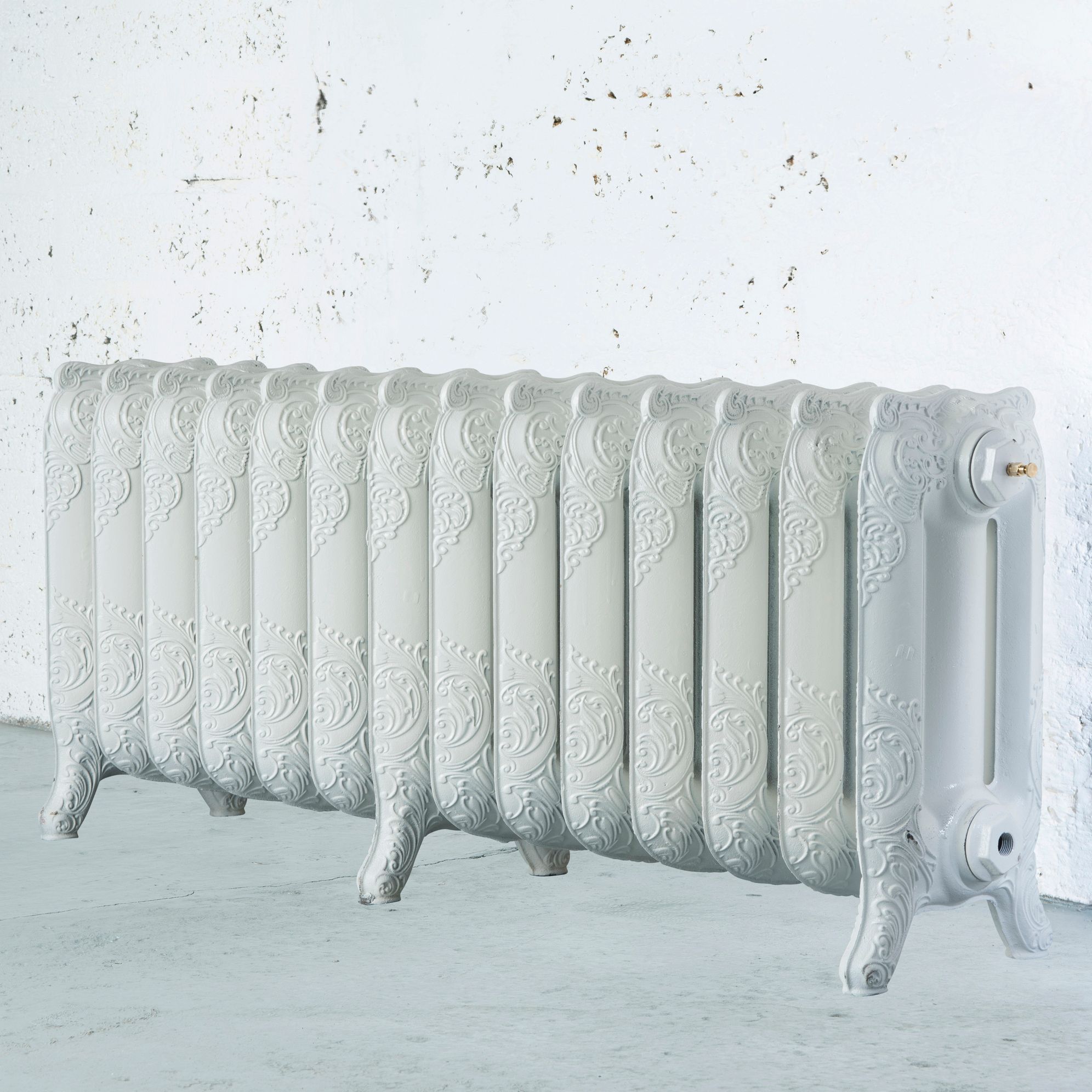 Arroll Montmartre White 3 Column Radiator, (W)1154mm x (H)470mm