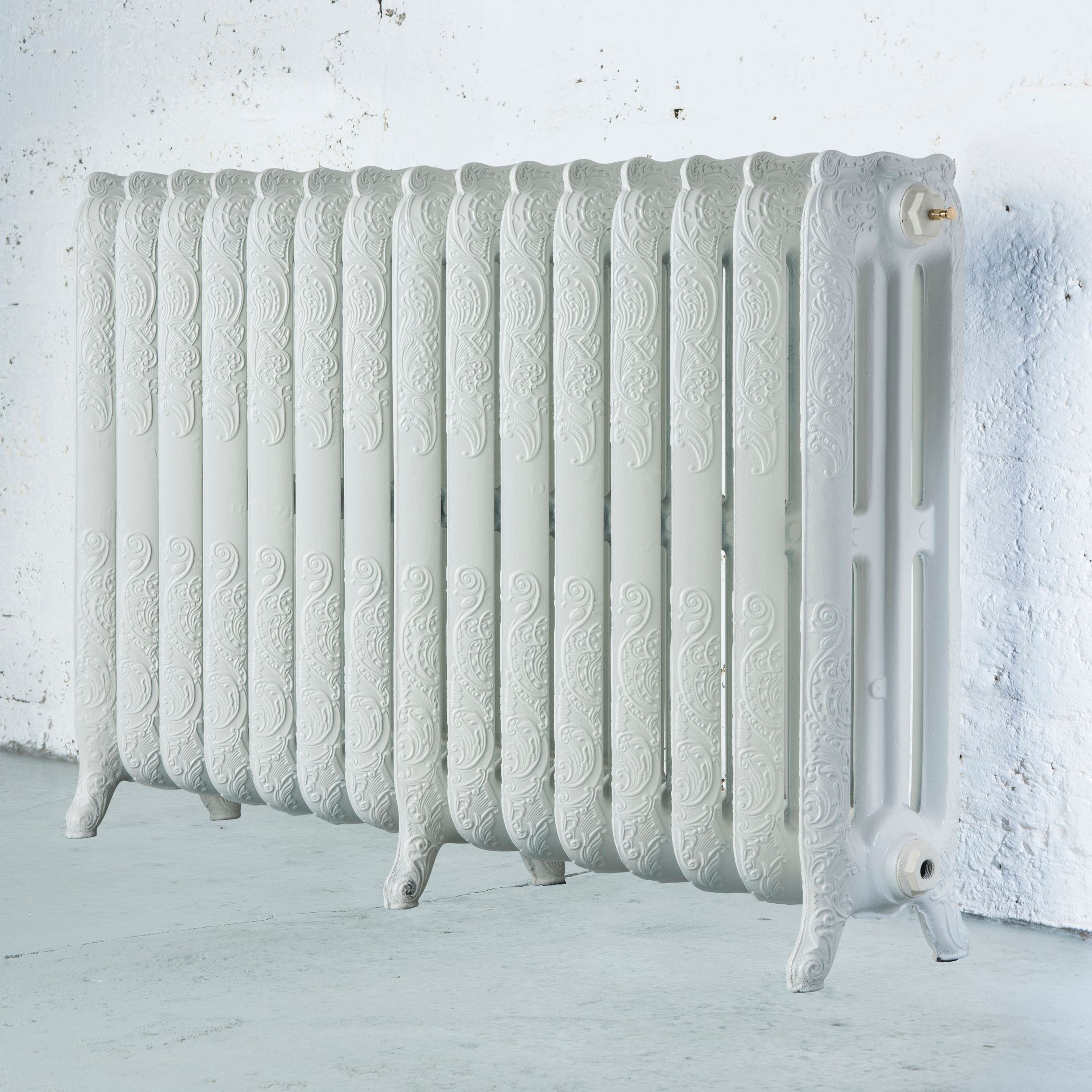 Arroll Montmartre White 3 Column Radiator, (W)1234mm x (H)760mm