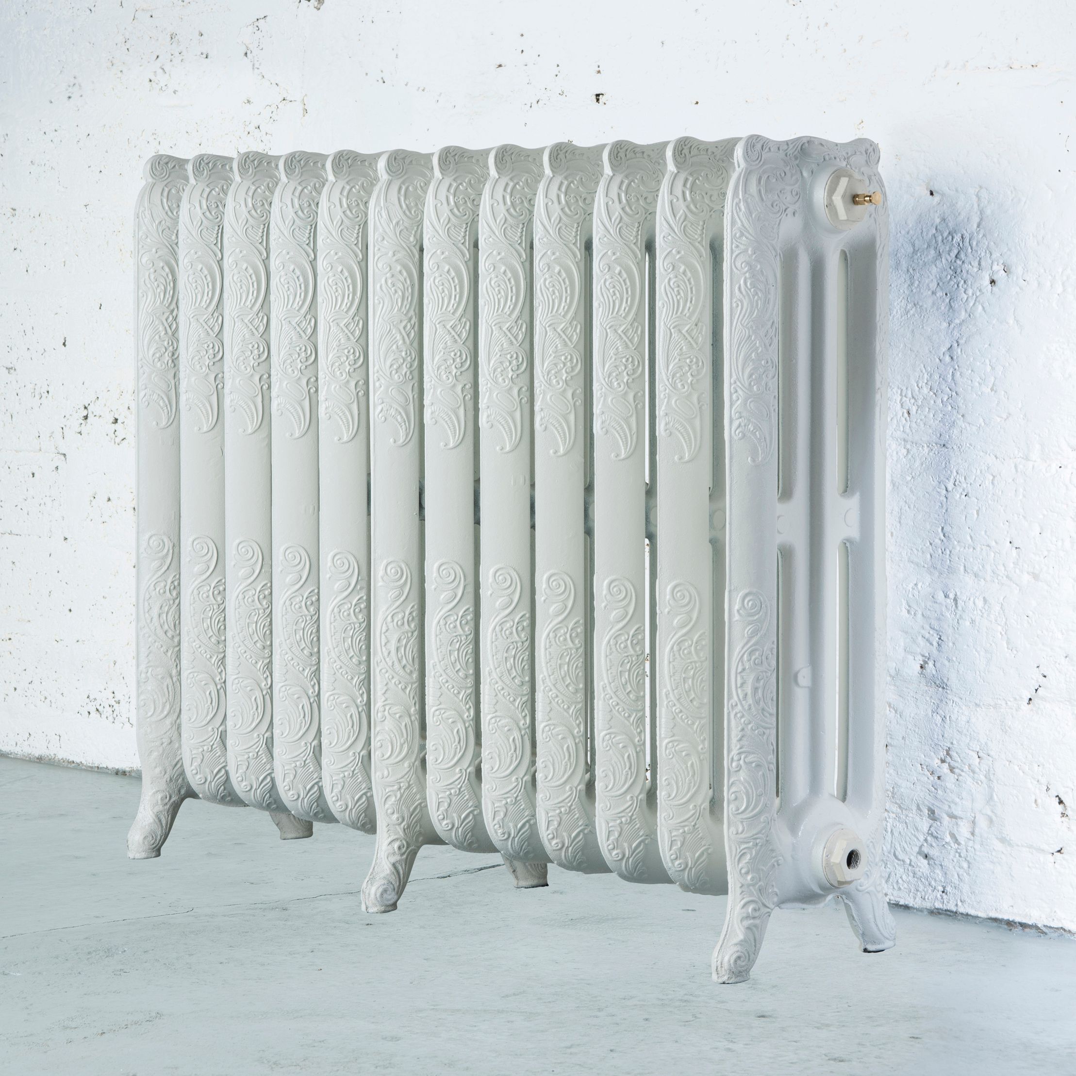 Arroll Montmartre White 3 Column Radiator, (W)994mm x (H)760mm