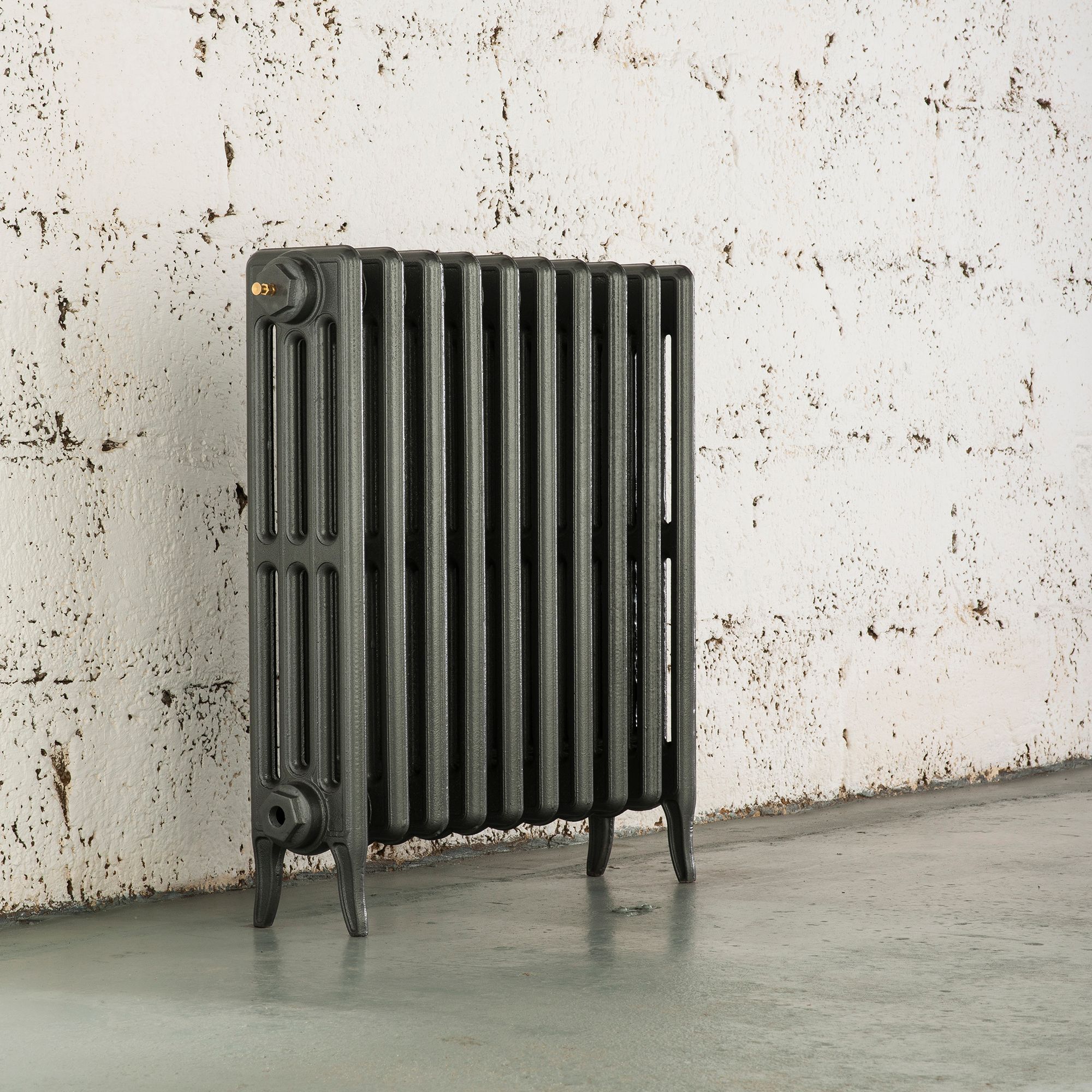 Arroll Neo-Classic Cast grey 4 Column Radiator, (W)754mm x (H)660mm