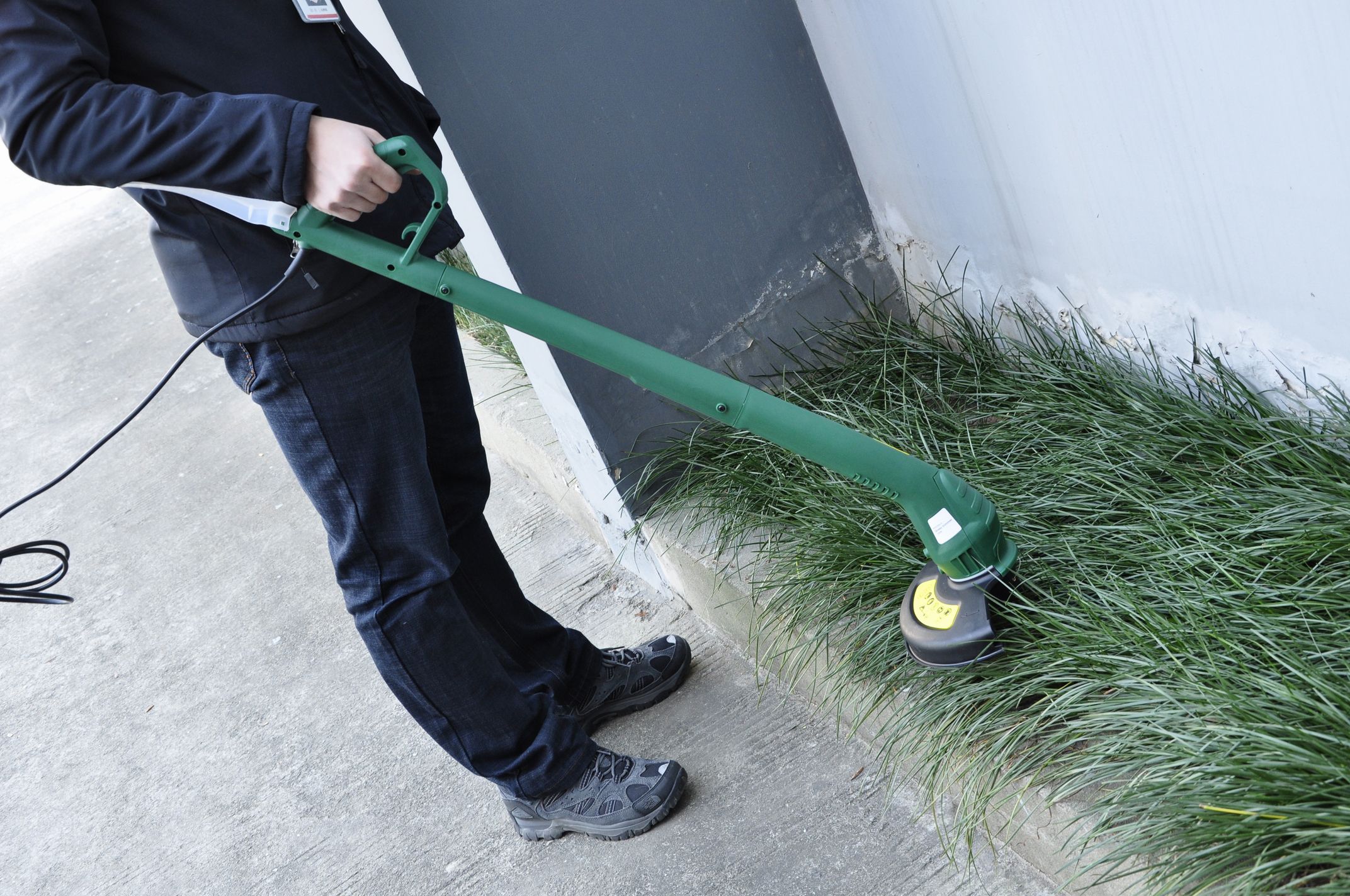 b&q electric grass strimmer