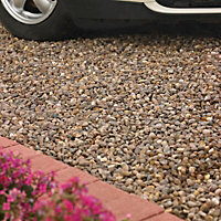 B&Q Naturally rounded Brown Decorative stones, Bulk