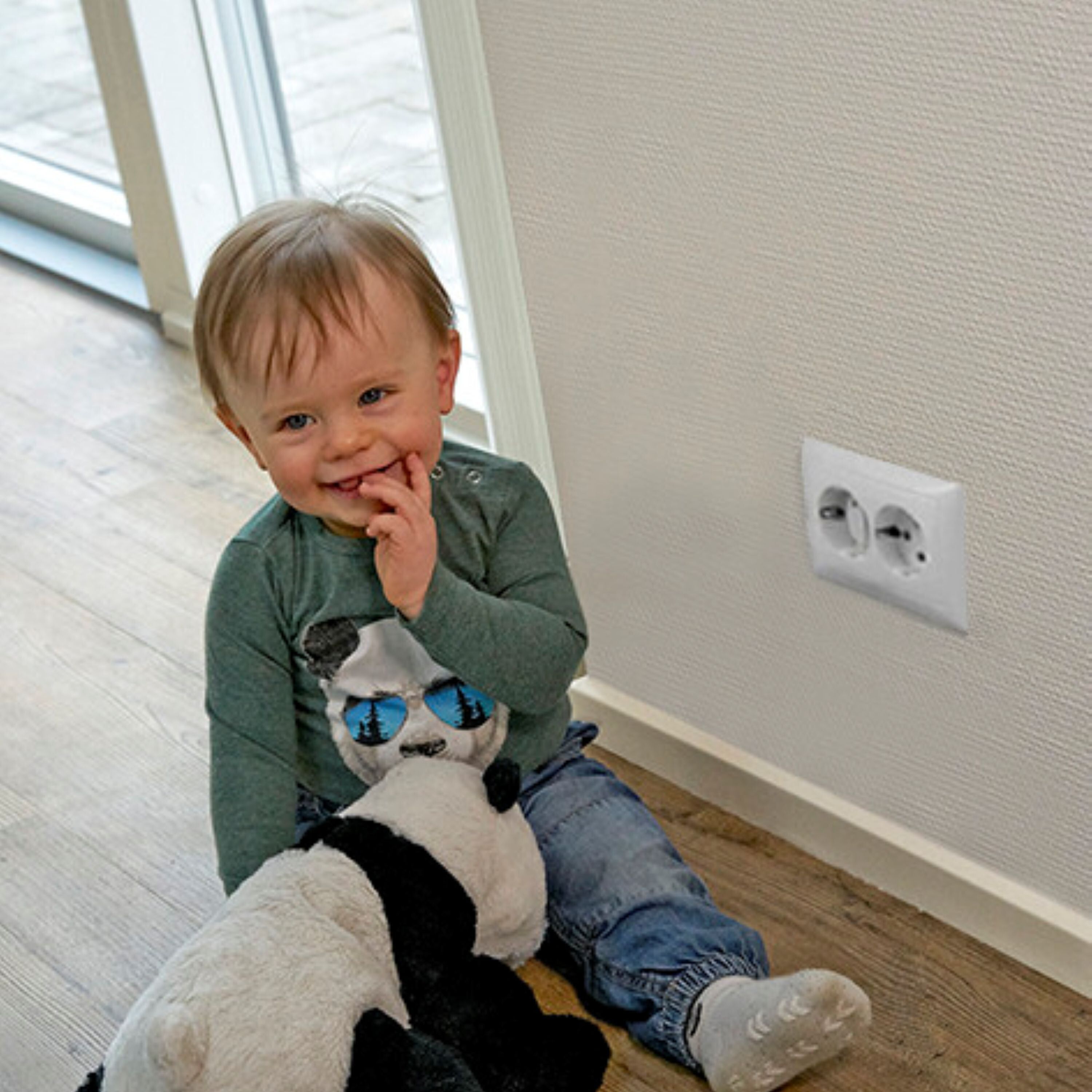 BabyDan White Socket safety cover, Pack of 6