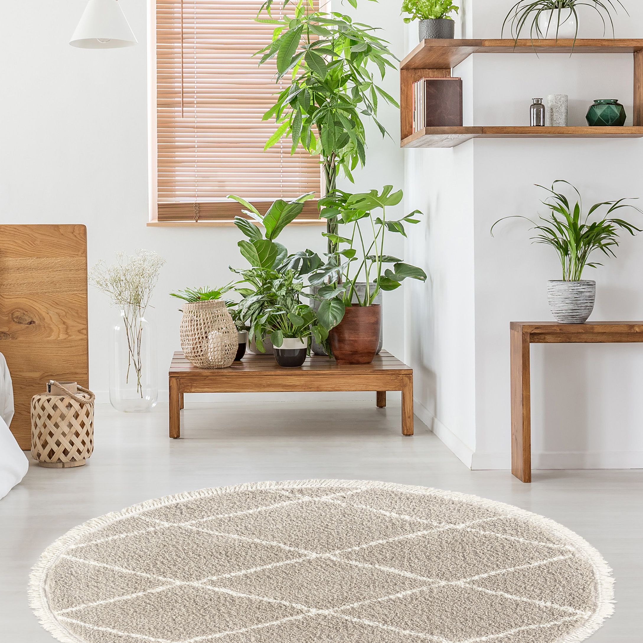 Beige Shaggy berber Medium Rug, (L)120cm x (W)120cm