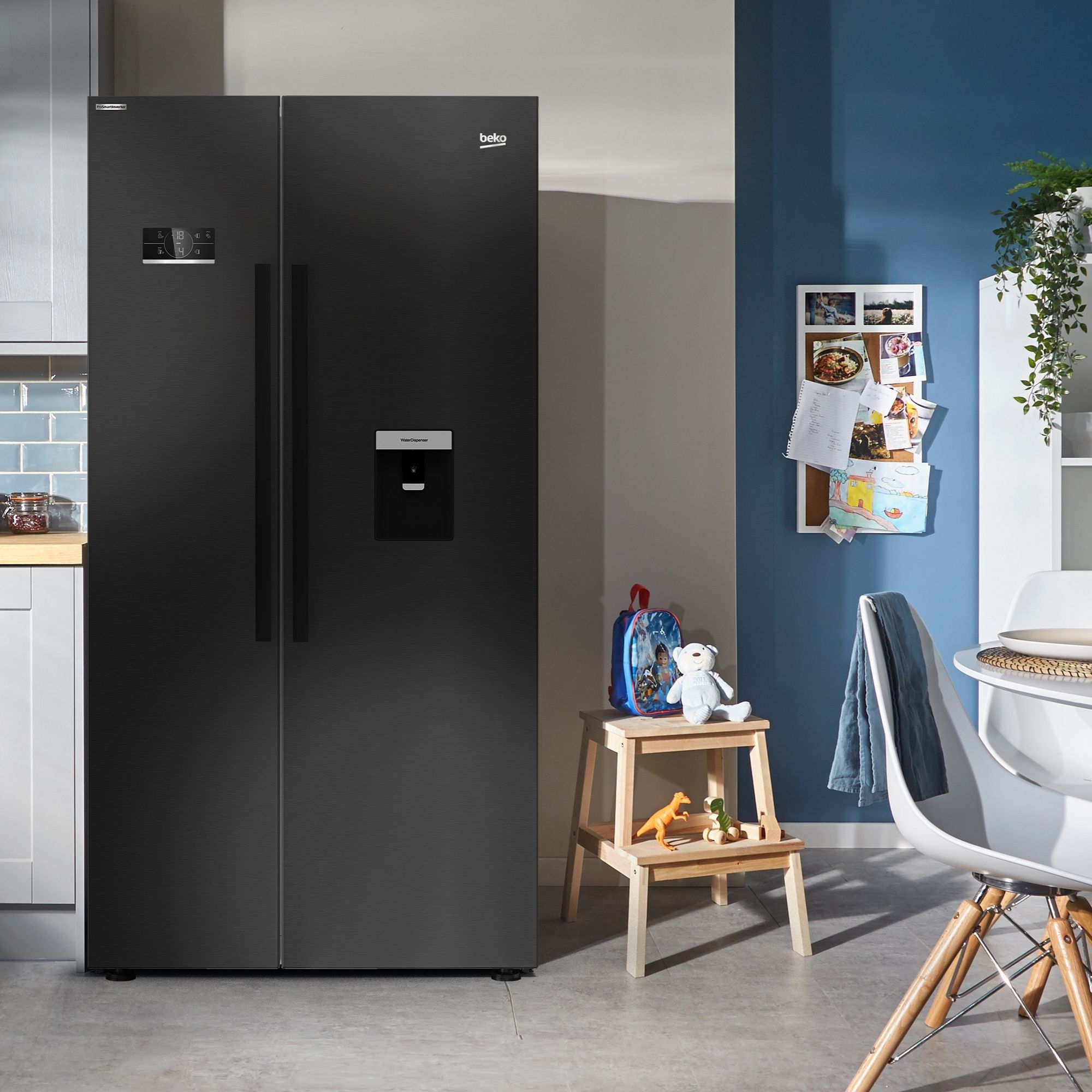 Beko ASD2341VB American style Freestanding Frost free Fridge freezer - Black