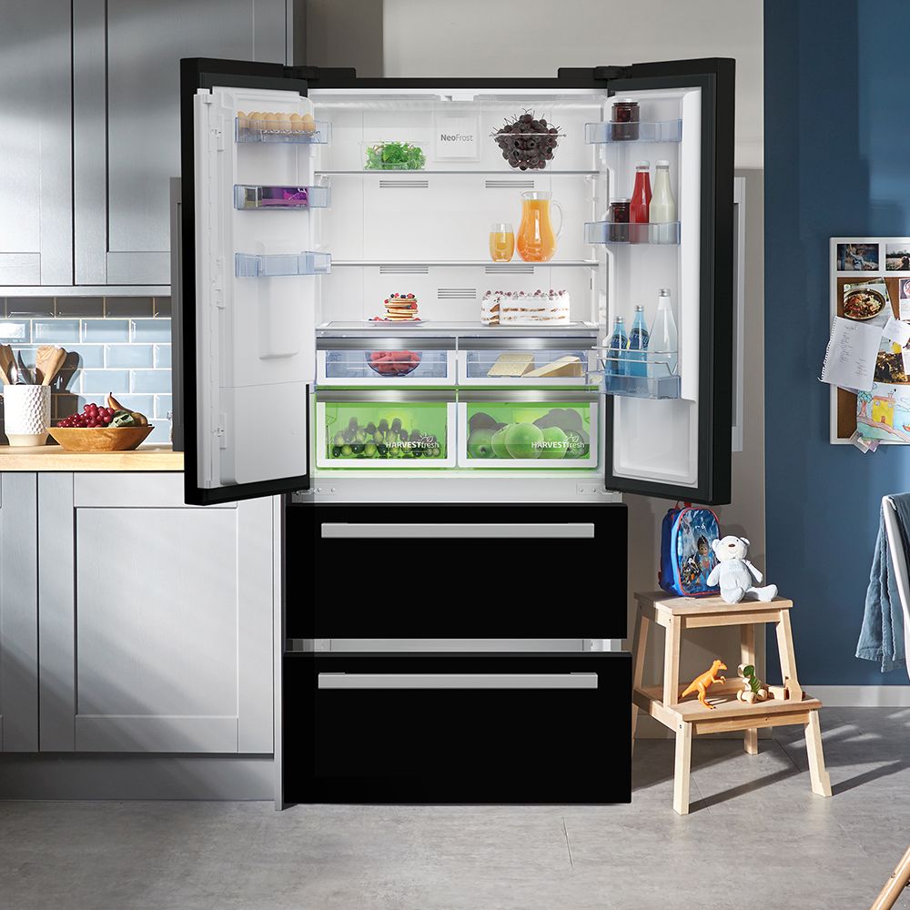 Beko GRNE360520DB American style Freestanding Frost free Fridge freezer - Gloss black