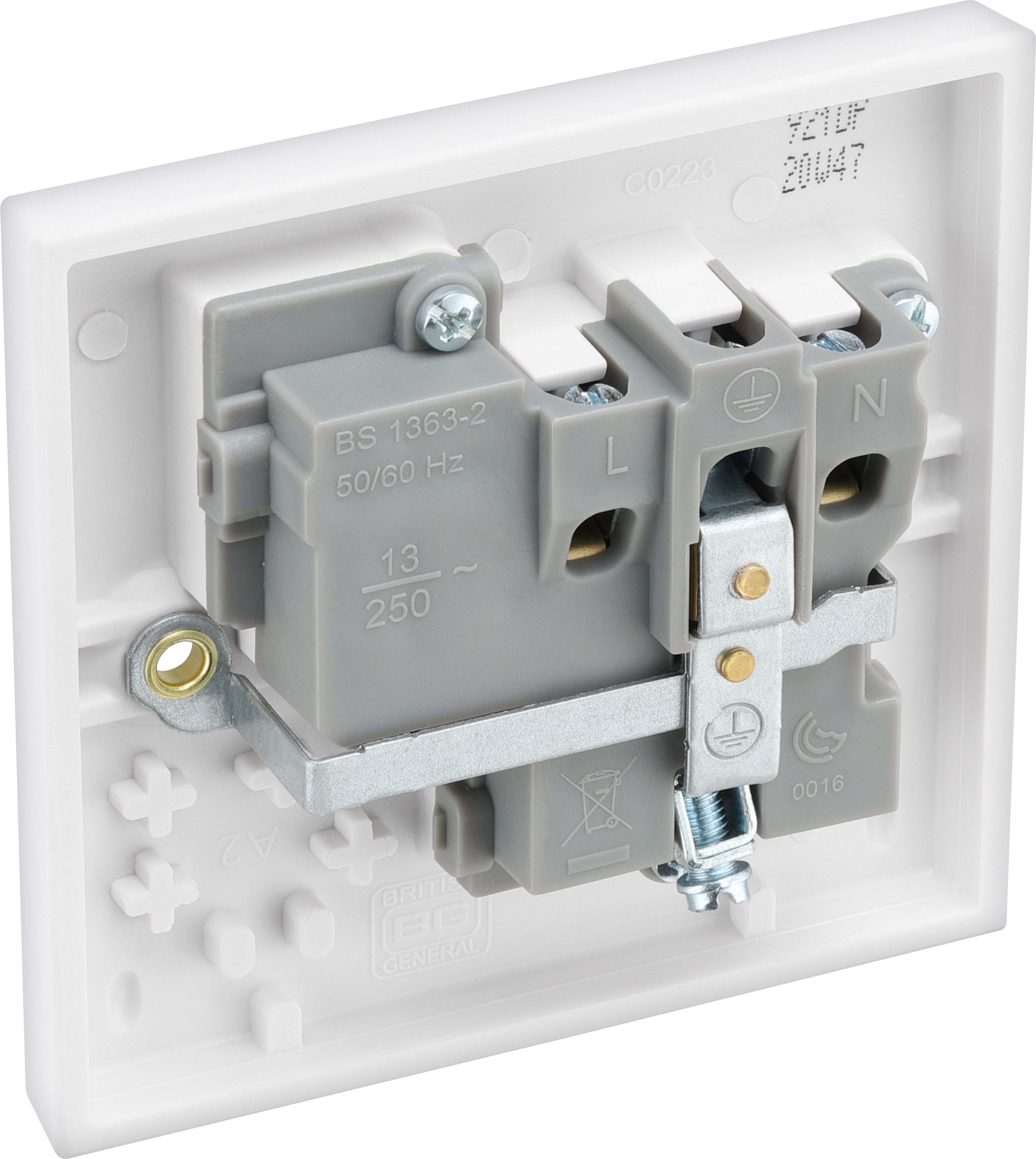 BG Single 13A Gloss White Socket 2 poles - 5