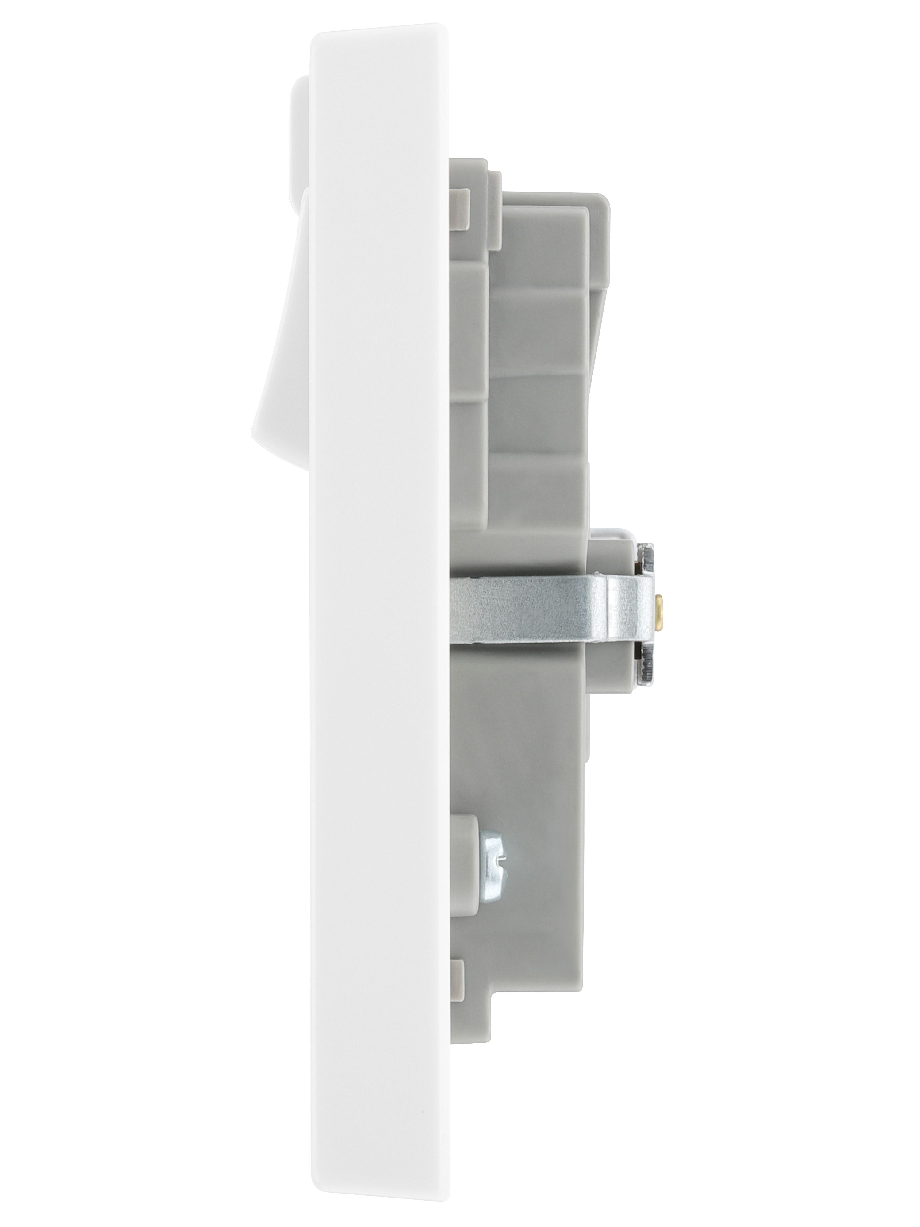 BG White 13A Switched Double WiFi extender socket with USB - 8
