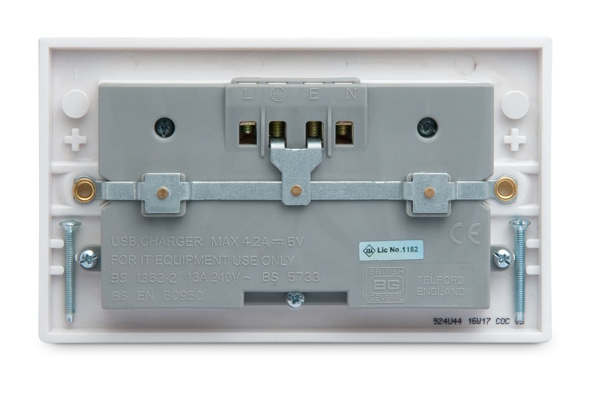 BG White Double 13A Socket with USB x4 4.2A - 5