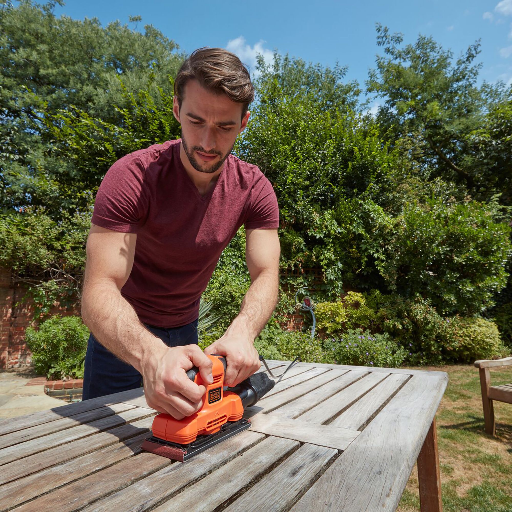 Black Decker 150W 240V Corded 1 3 sheet sander BEW220 GB DIY at B Q