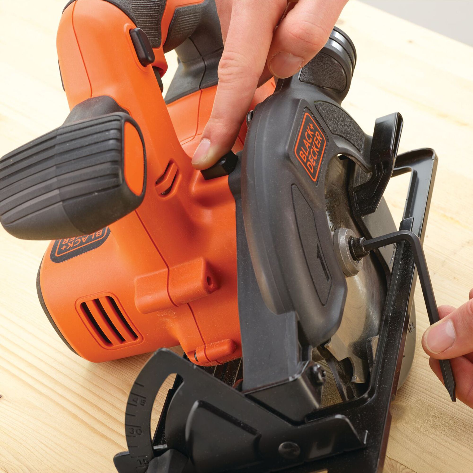 Black and decker 18v circular saw hotsell