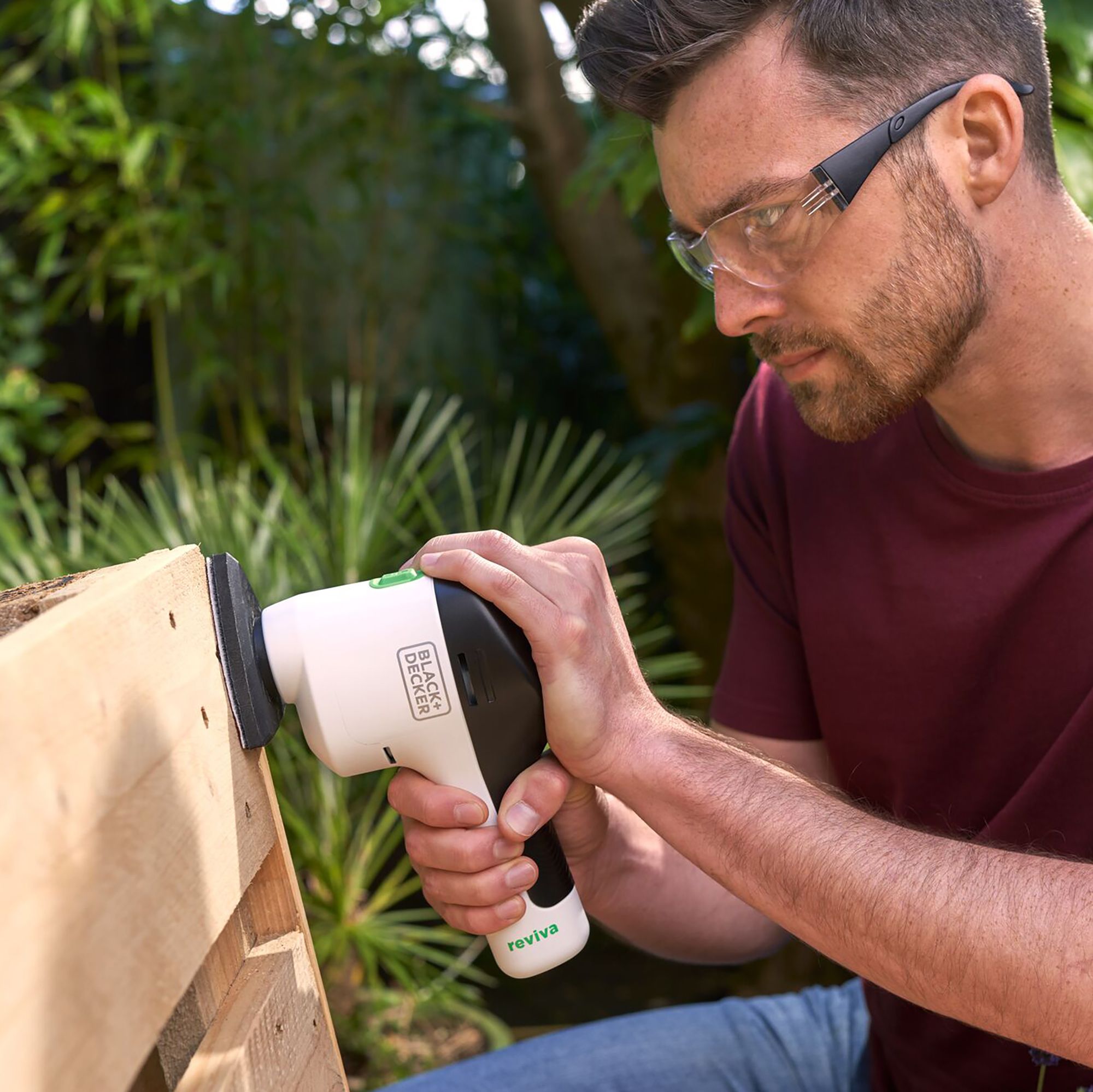 Black+Decker Reviva 12V 1.5 Li-ion Cordless Detail sander REVDS12C-GB