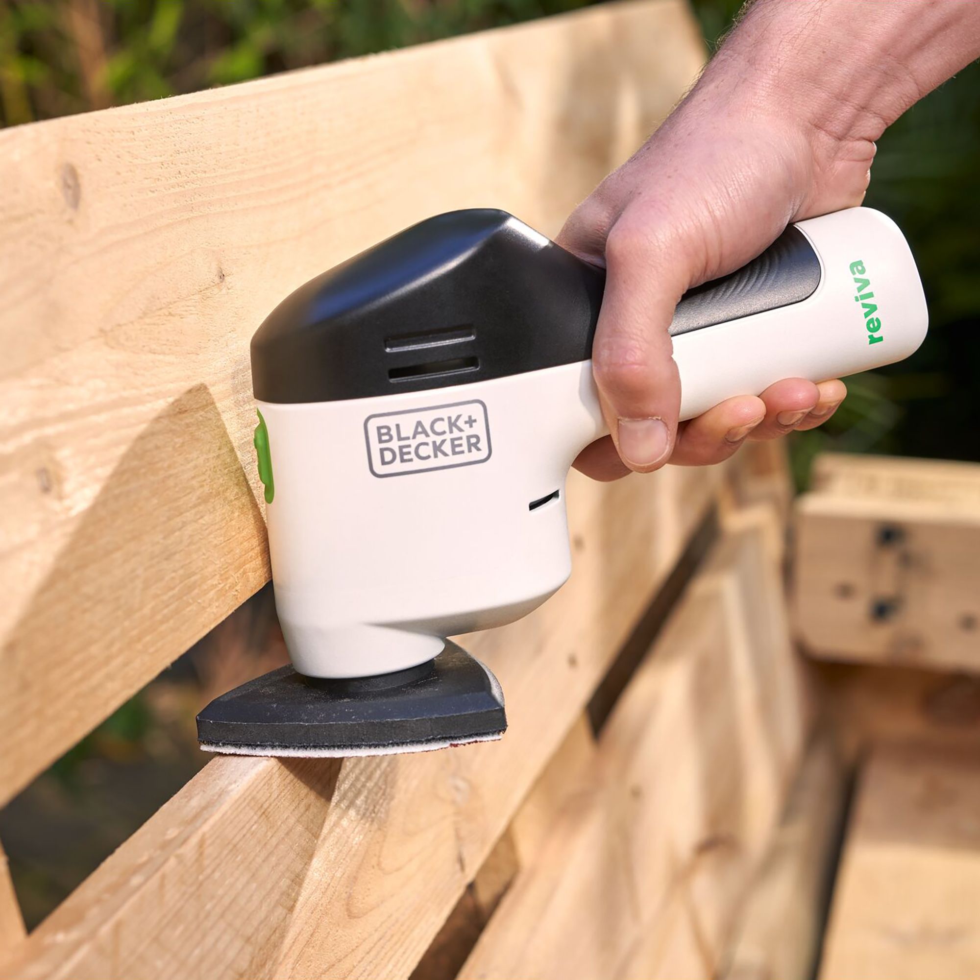 Black+Decker Reviva 12V 1.5 Li-ion Cordless Detail sander REVDS12C-GB