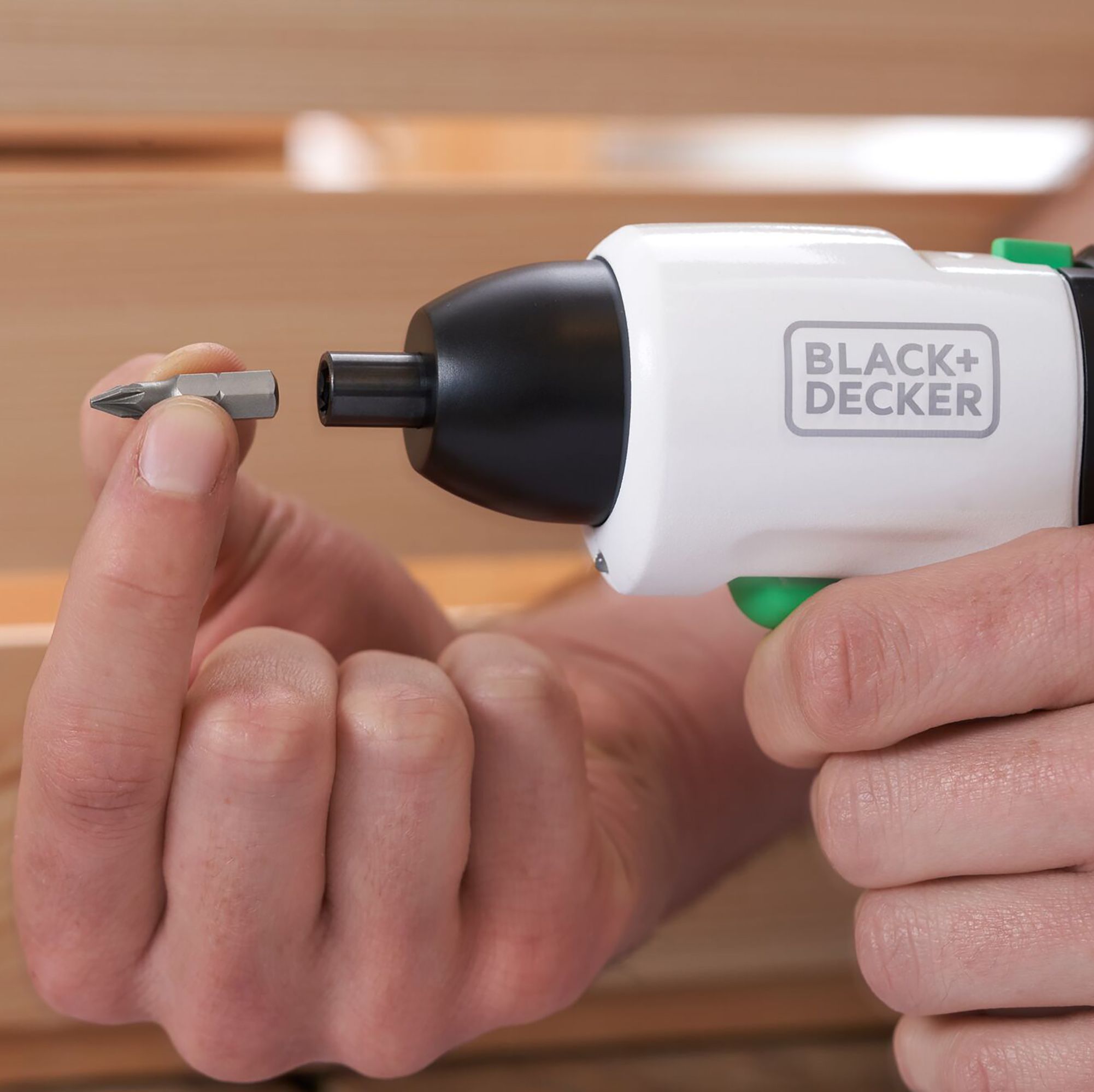 Black+Decker Reviva 3.6V 1 x 1.5 Li-ion Cordless Screwdriver REVSD4C-XJ